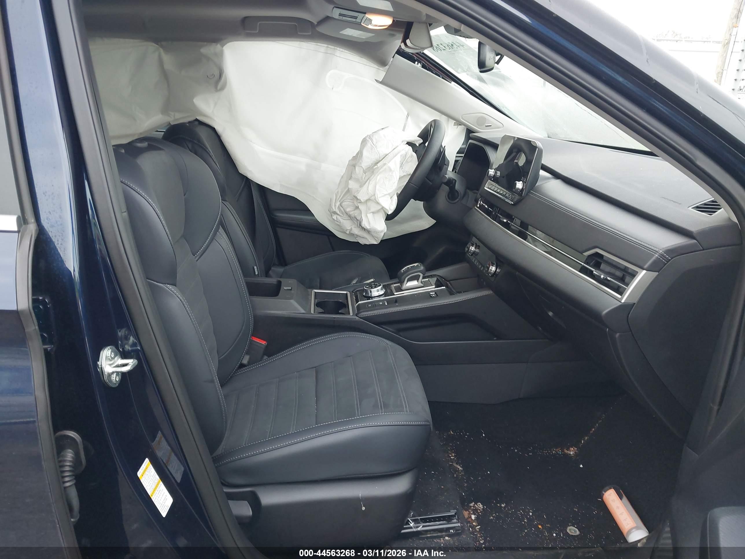 MITSUBISHI OUTLANDER image 5