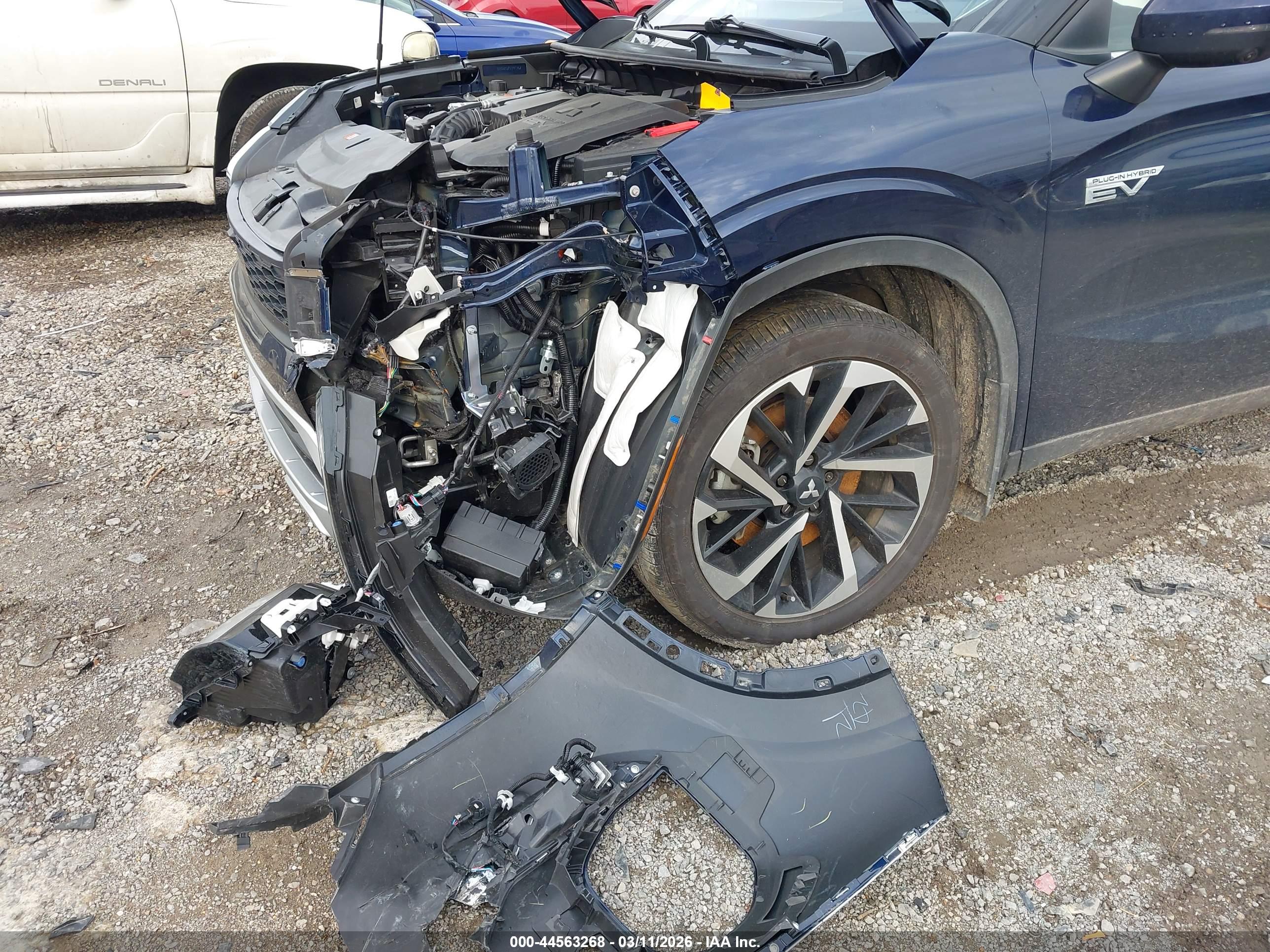 MITSUBISHI OUTLANDER image 6