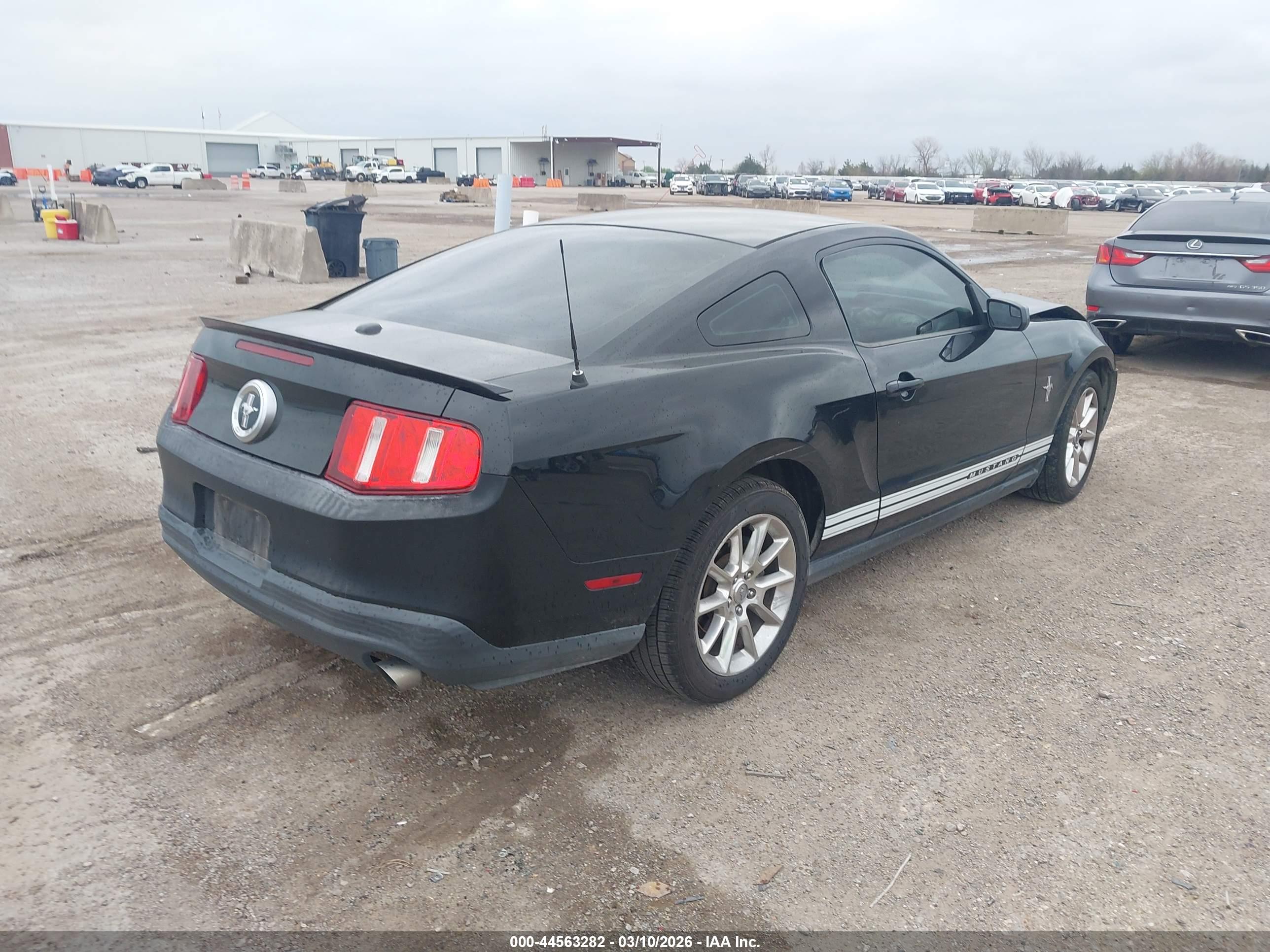 FORD MUSTANG image 4