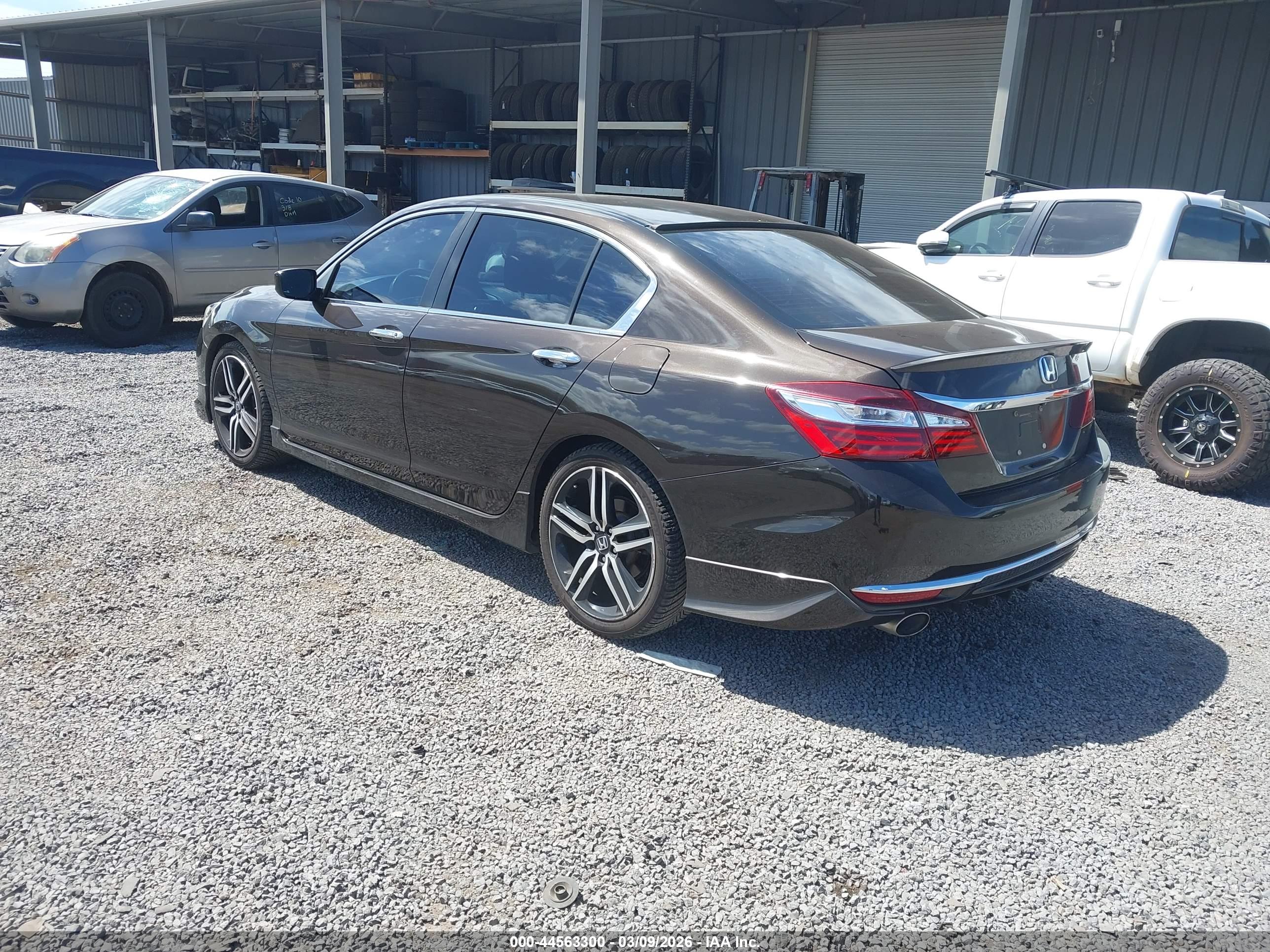 HONDA ACCORD image 3