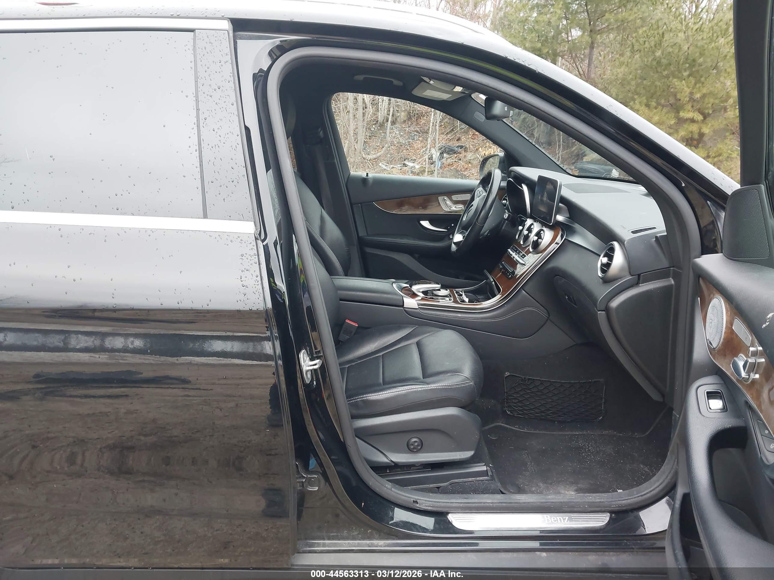 MERCEDES-BENZ GLC image 5
