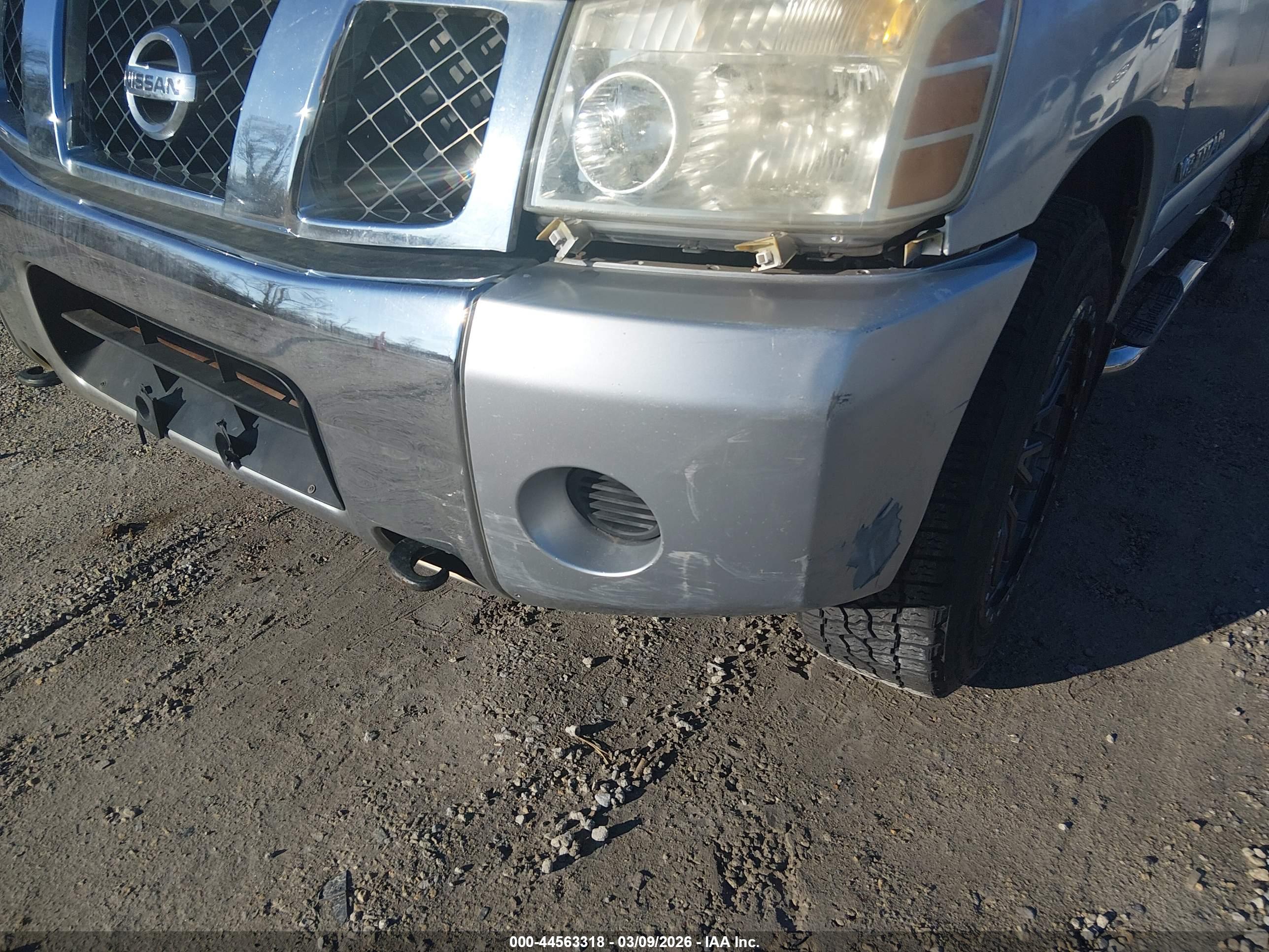 NISSAN TITAN image 6