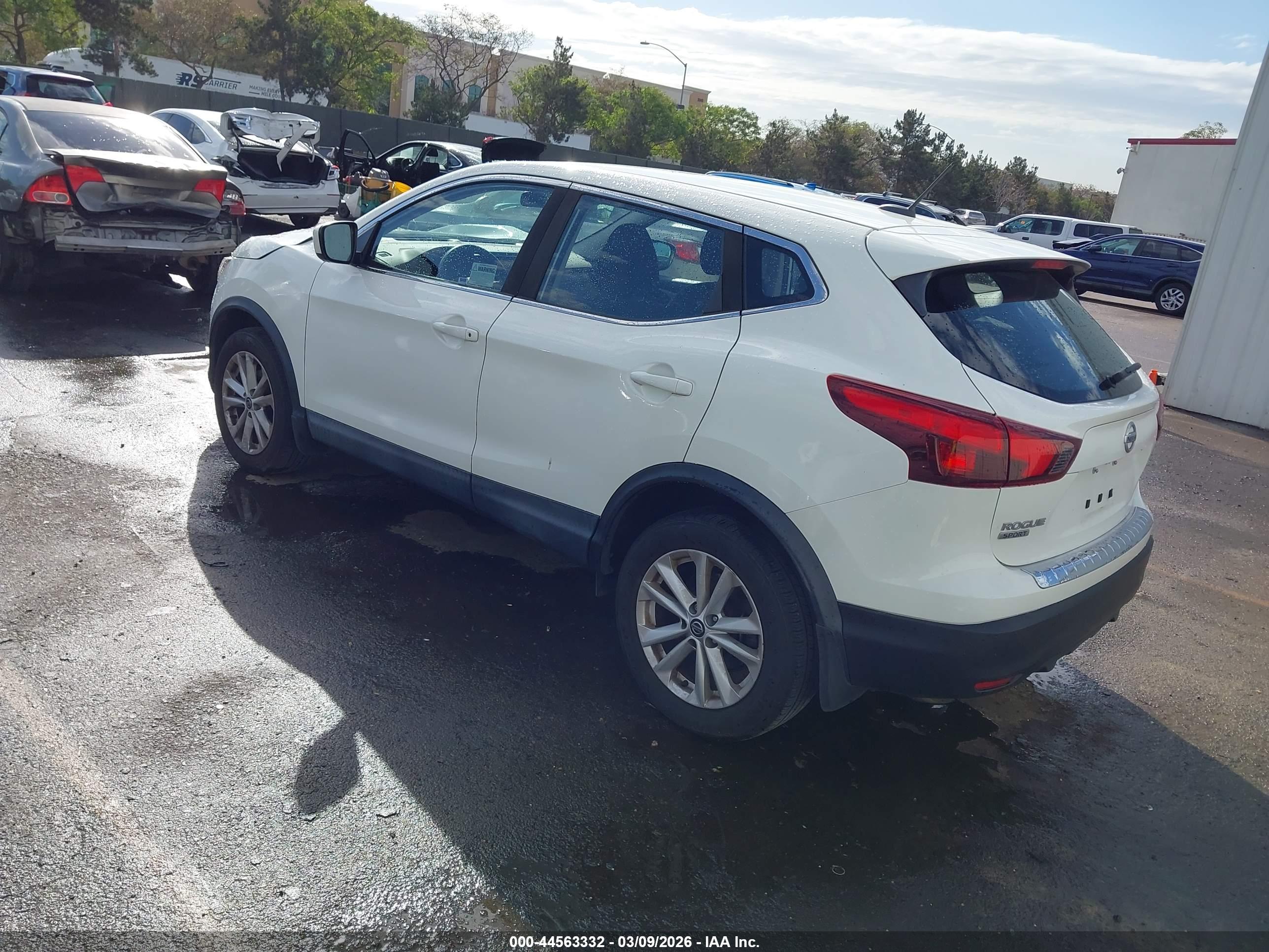 NISSAN ROGUE image 3