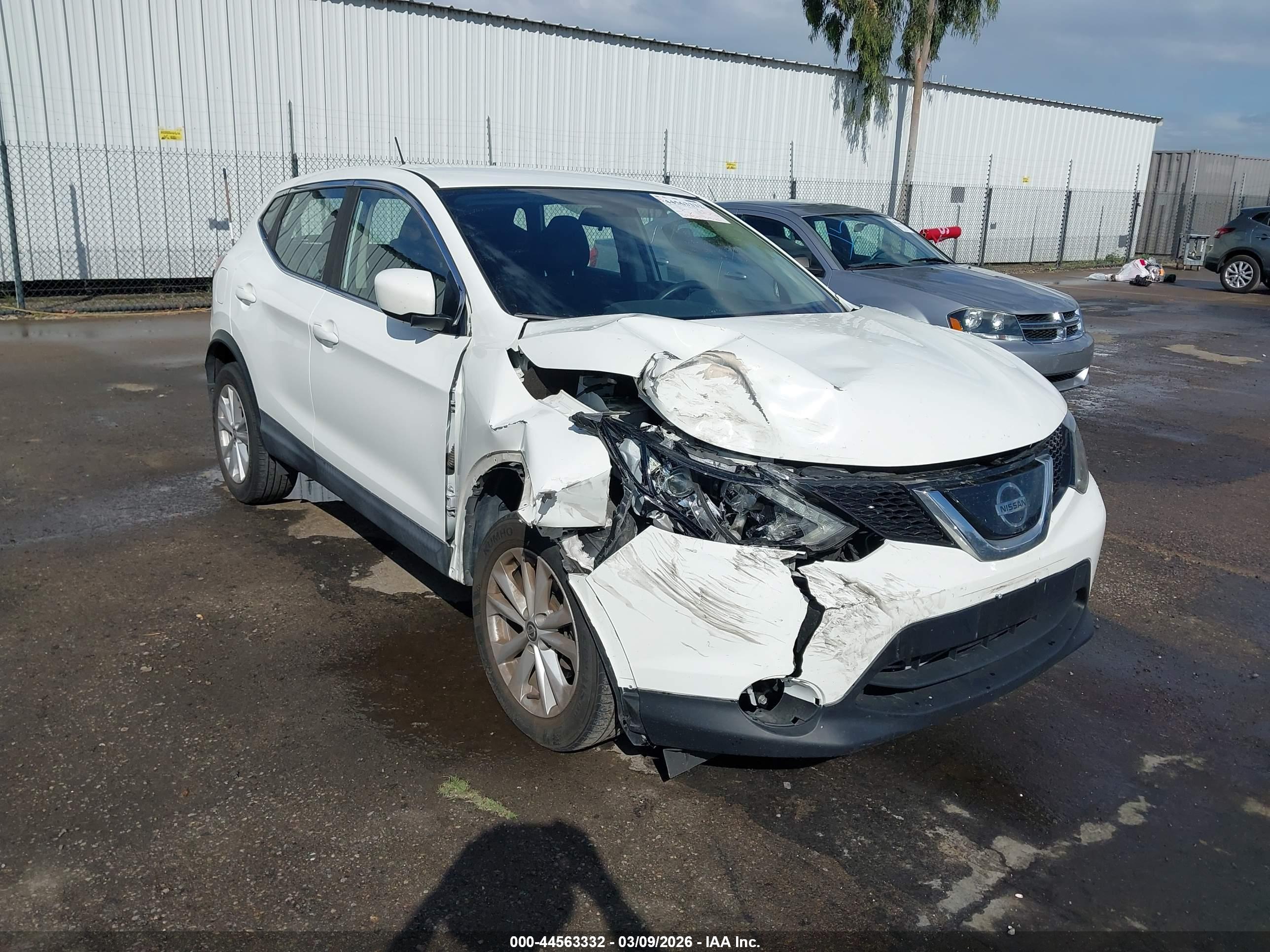 NISSAN ROGUE image 6