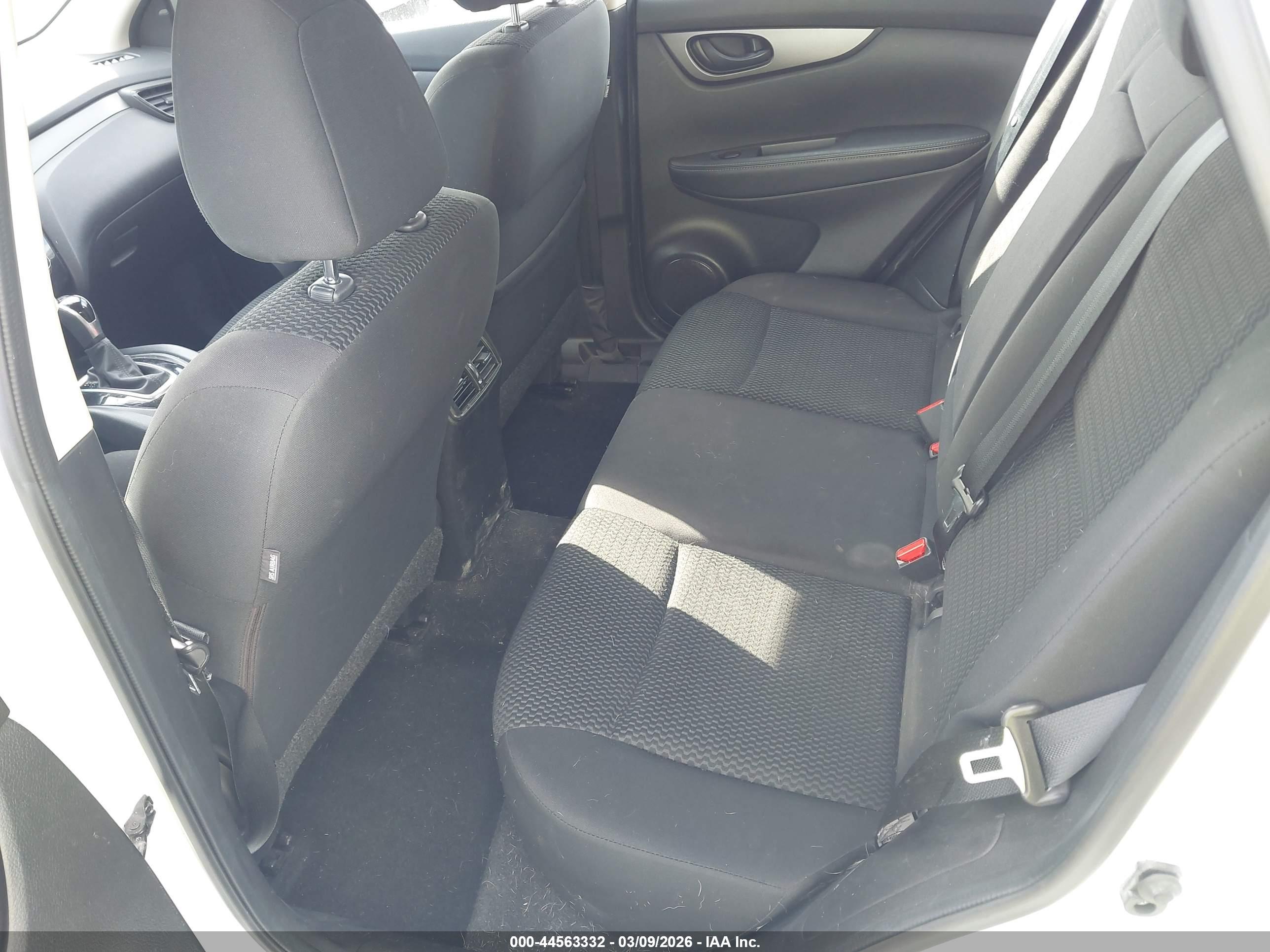 NISSAN ROGUE image 8