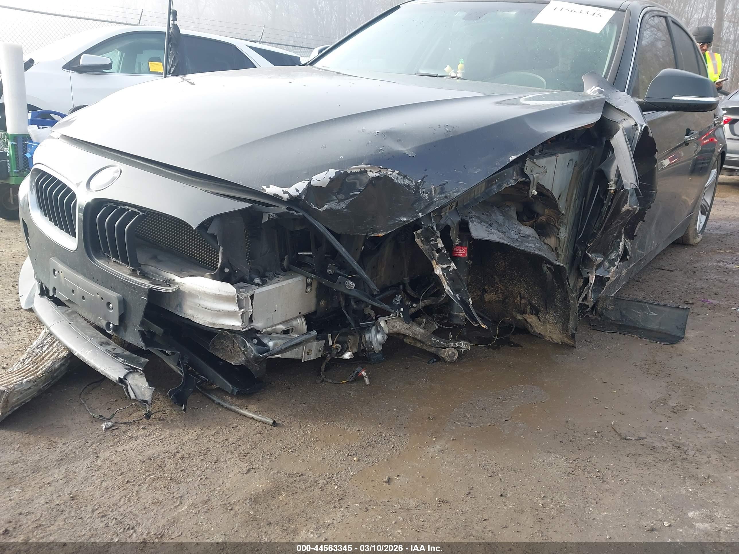 BMW 328I image 6