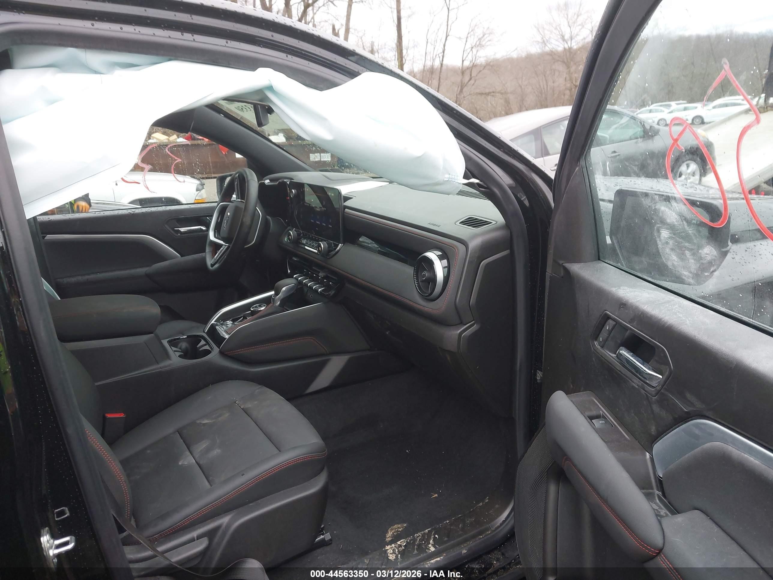 CHEVROLET COLORADO image 5