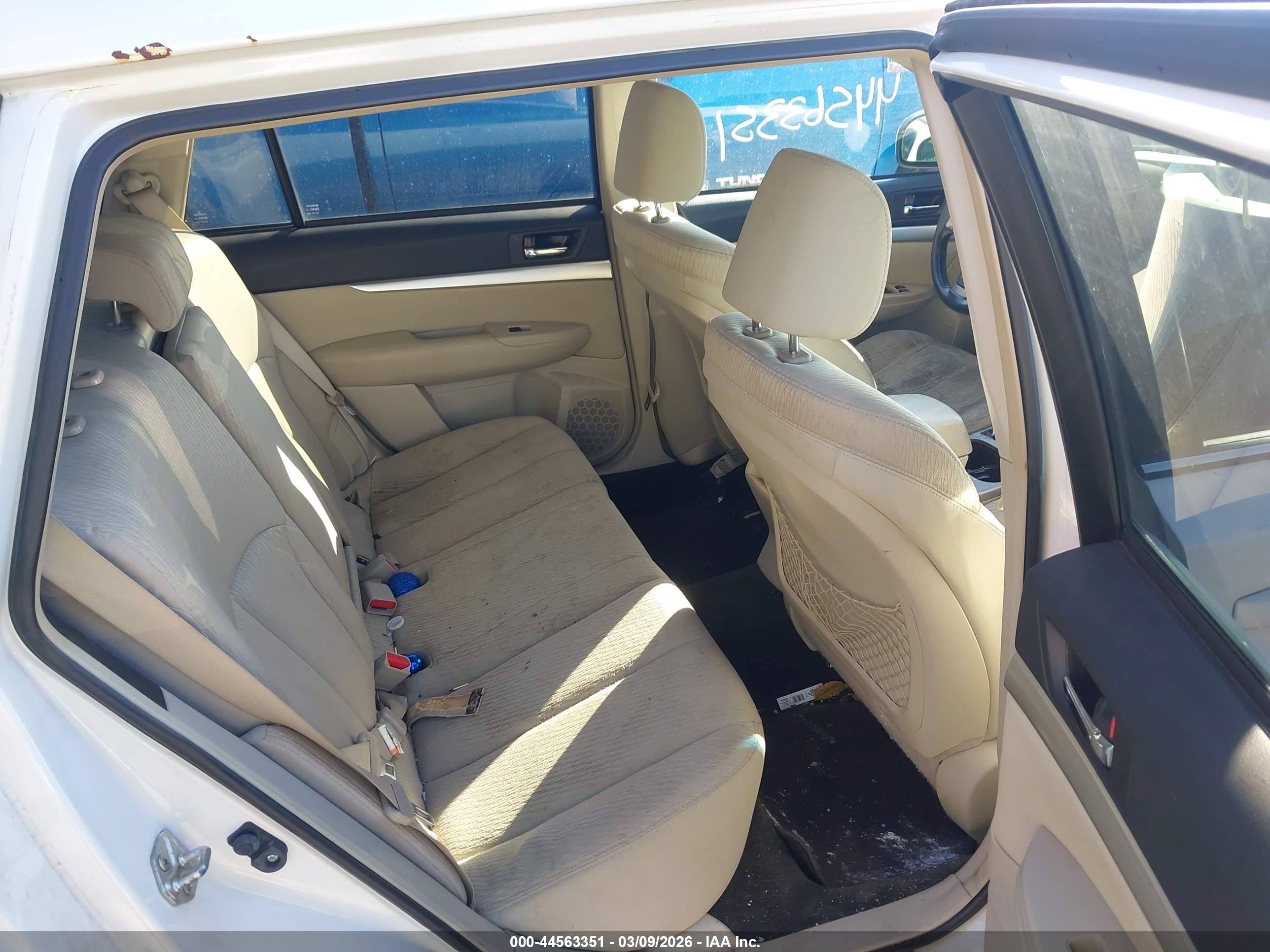 SUBARU OUTBACK image 8