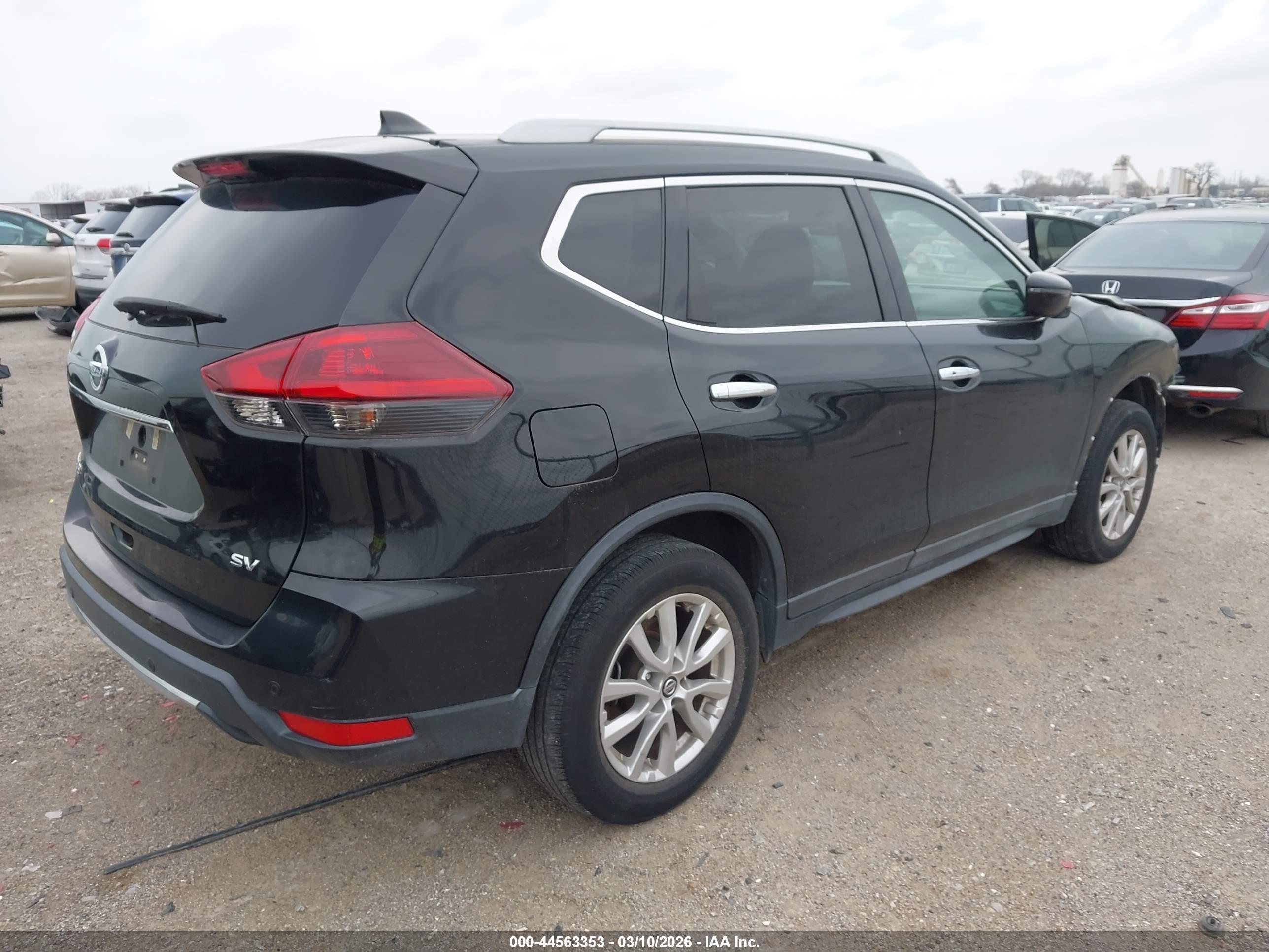 NISSAN ROGUE image 4