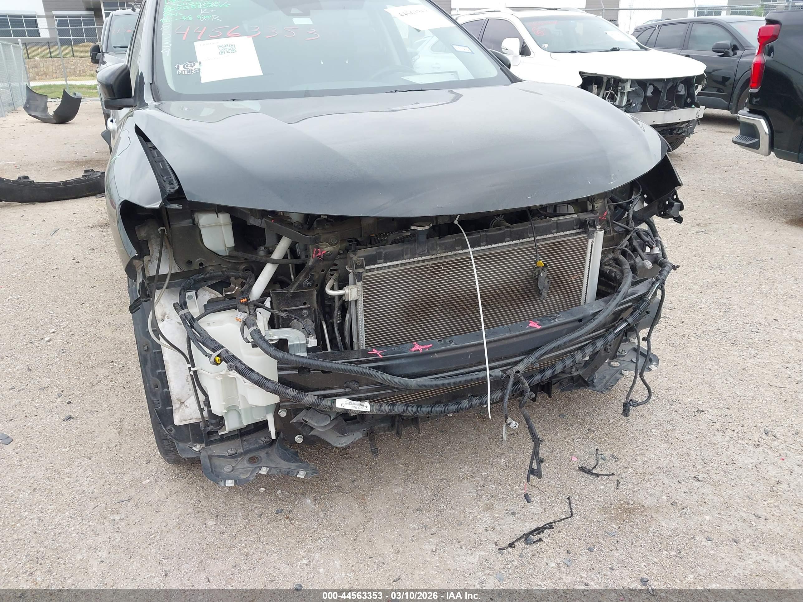 NISSAN ROGUE image 6