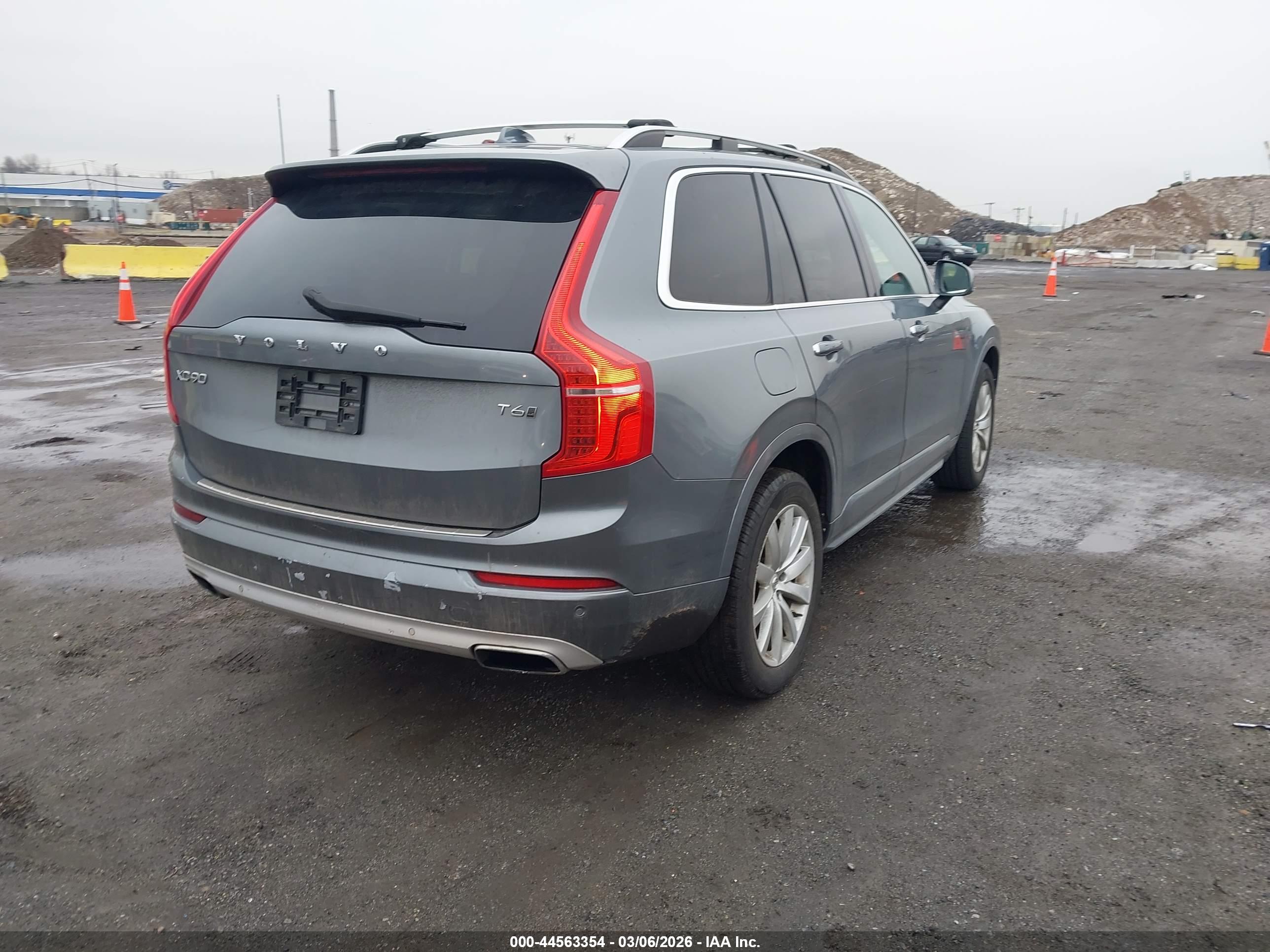 VOLVO XC90 image 4