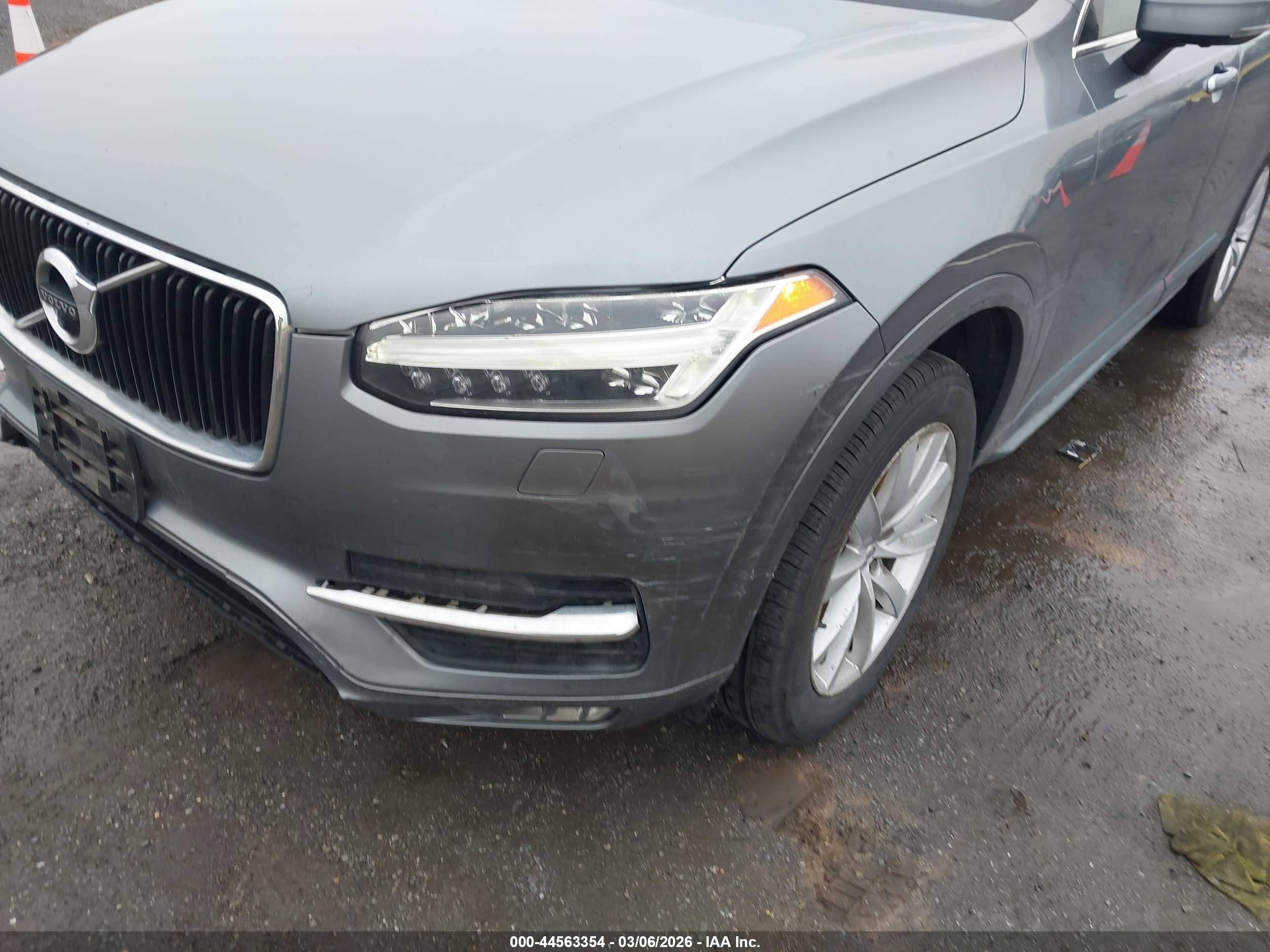 VOLVO XC90 image 6