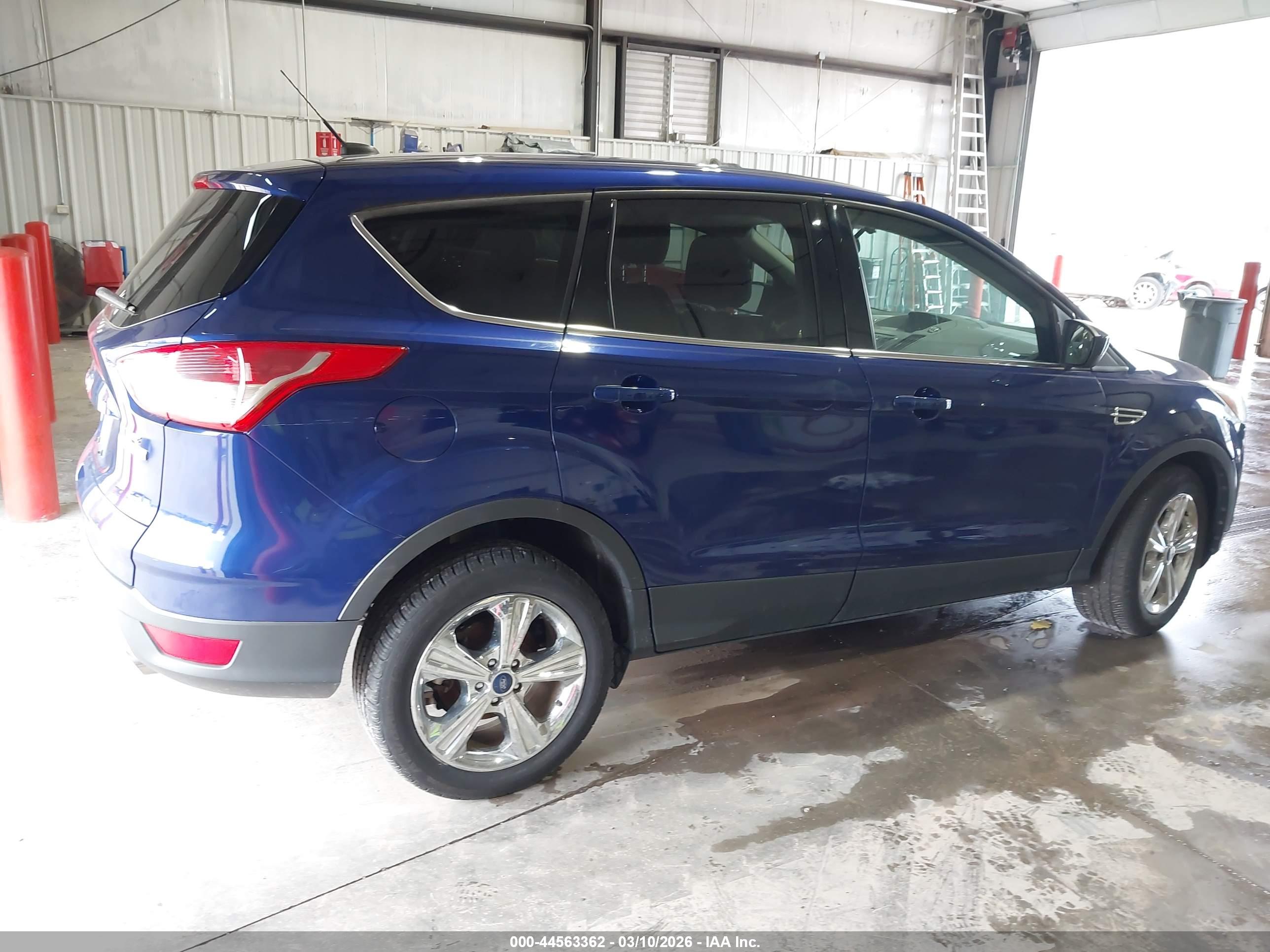 FORD ESCAPE image 4