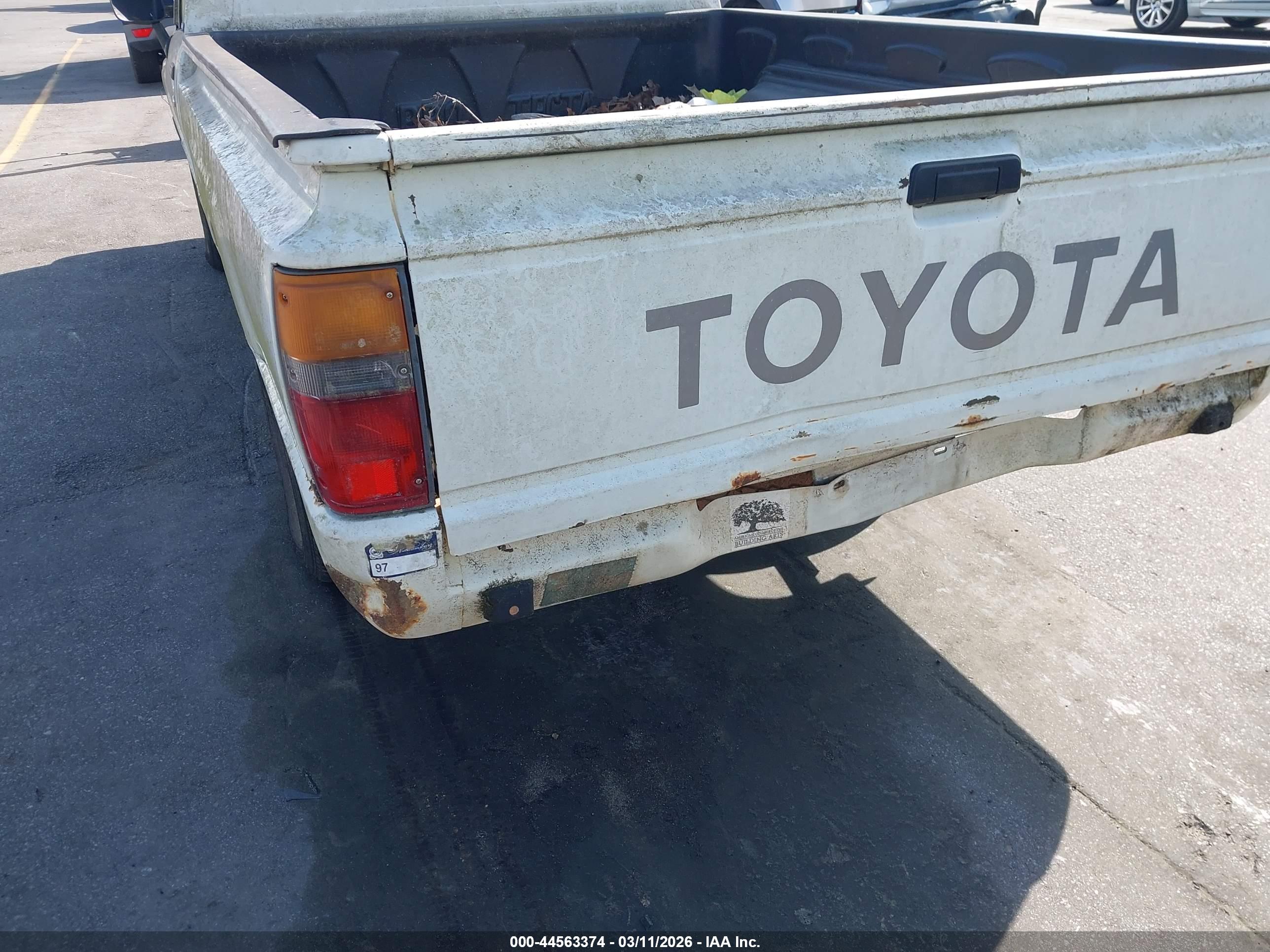 TOYOTA PICKUP image 6