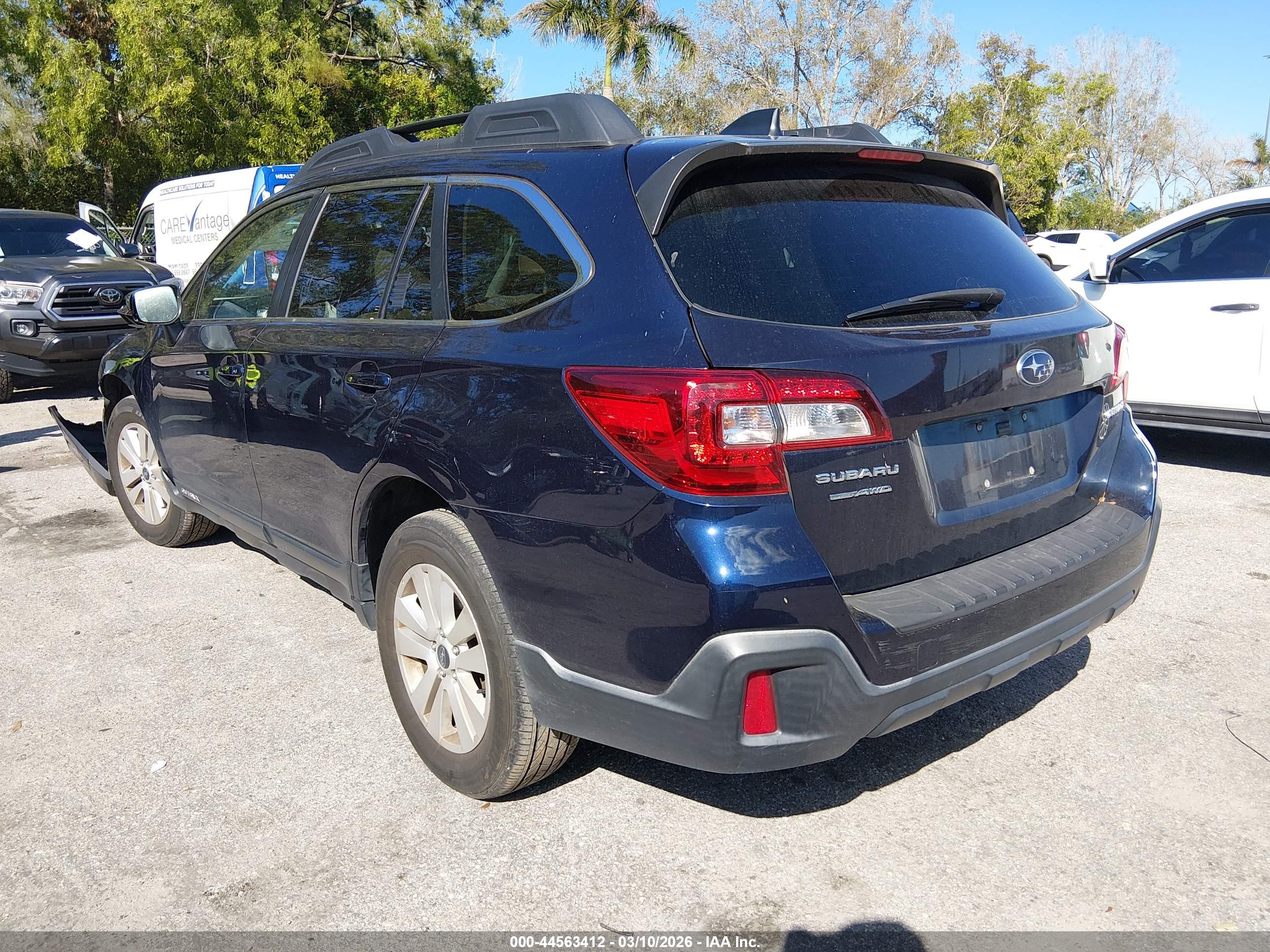 SUBARU OUTBACK image 3