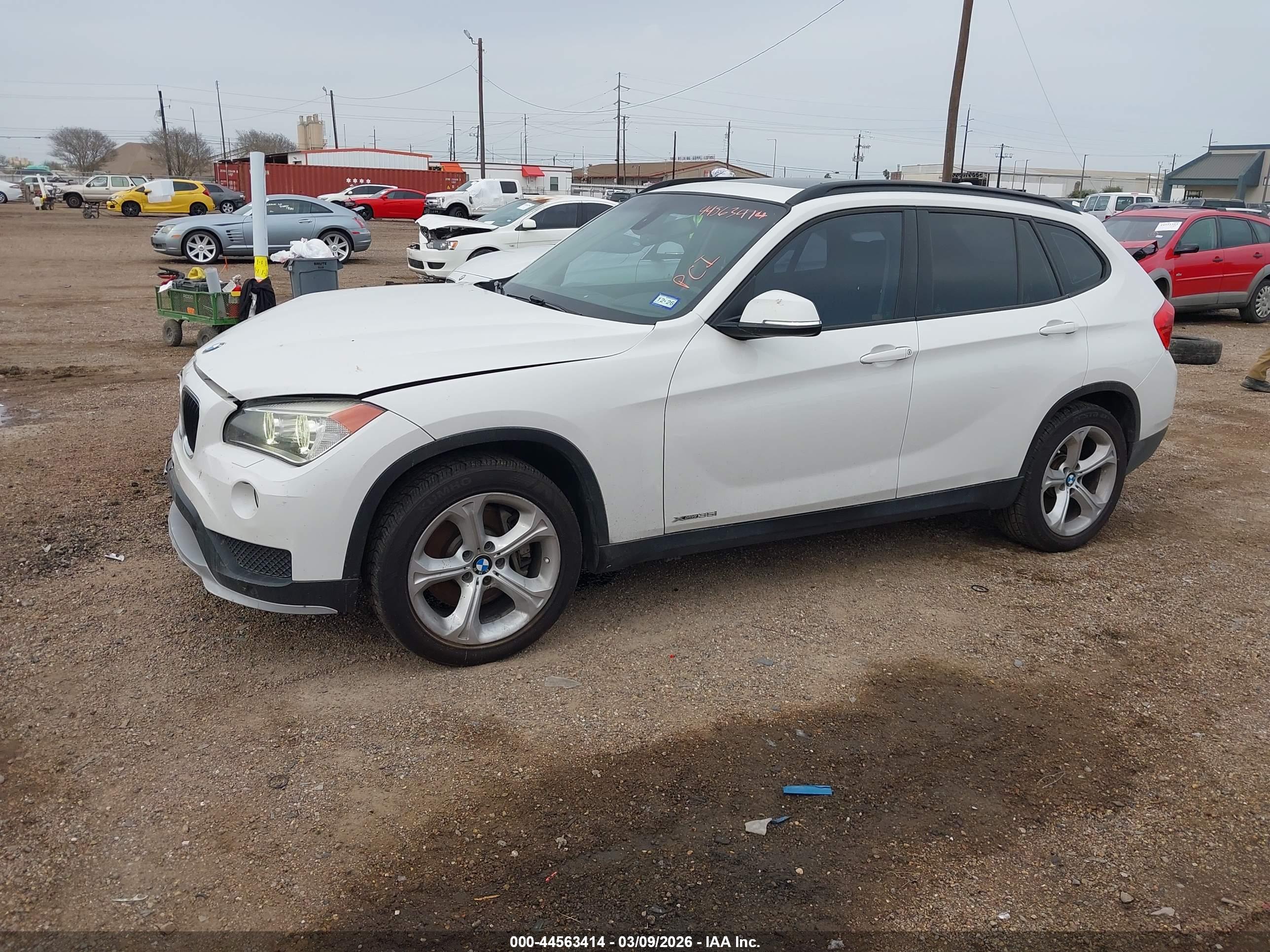BMW X1 image 2