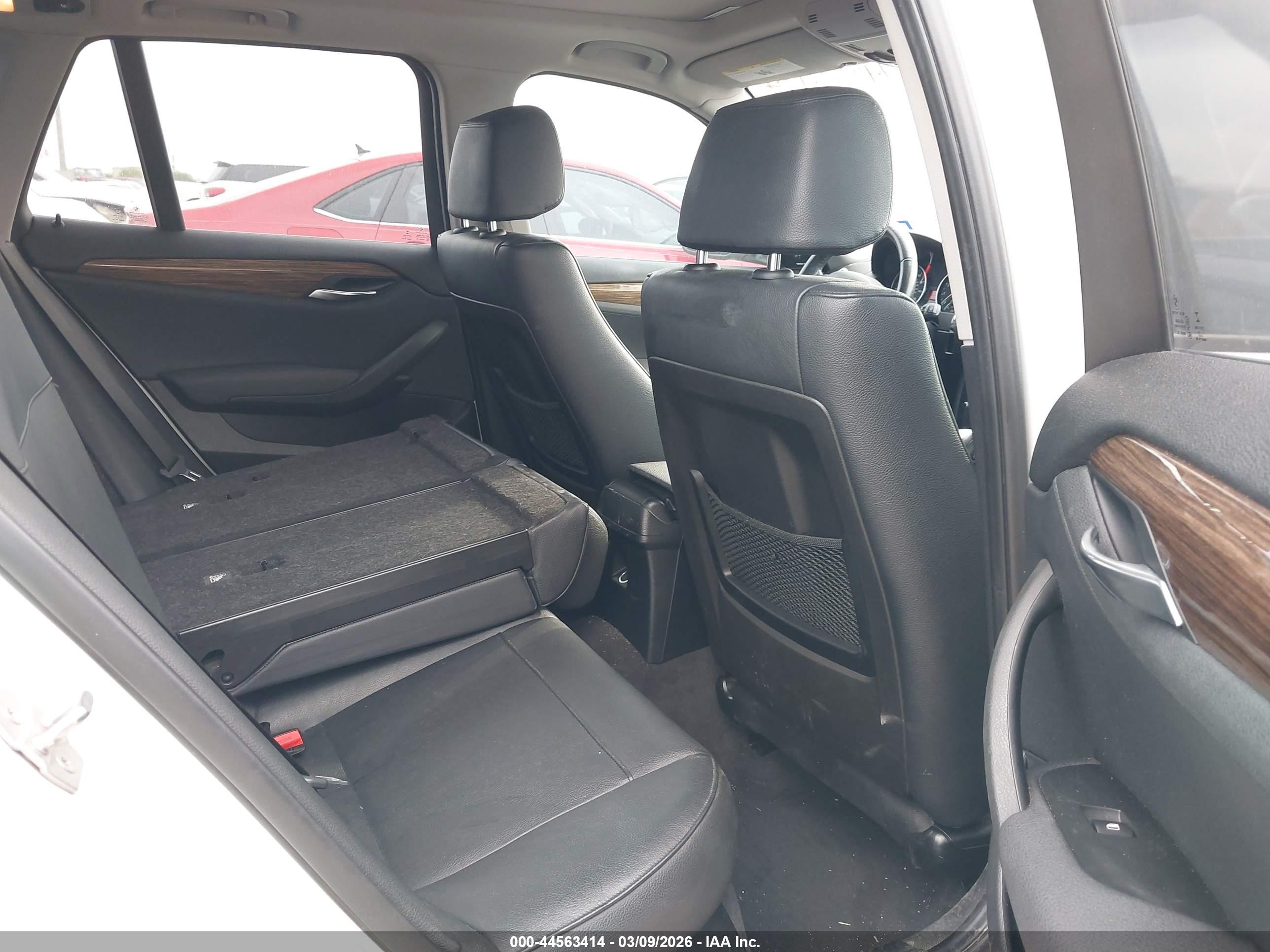 BMW X1 image 8