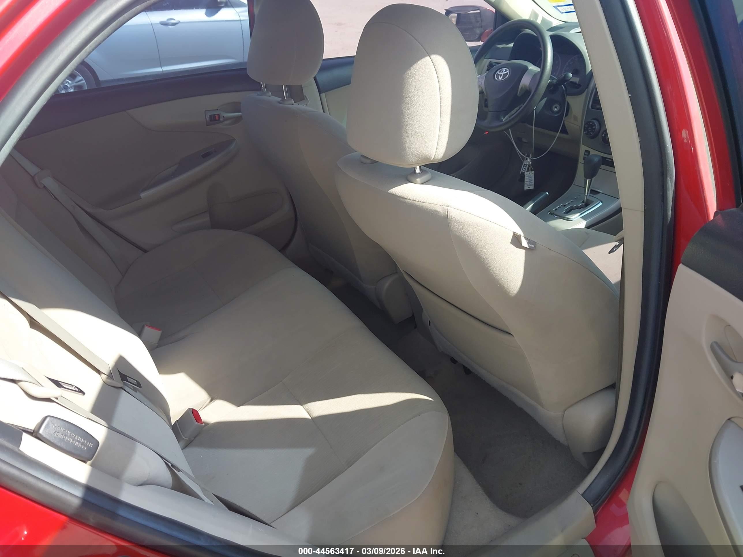 TOYOTA COROLLA image 8