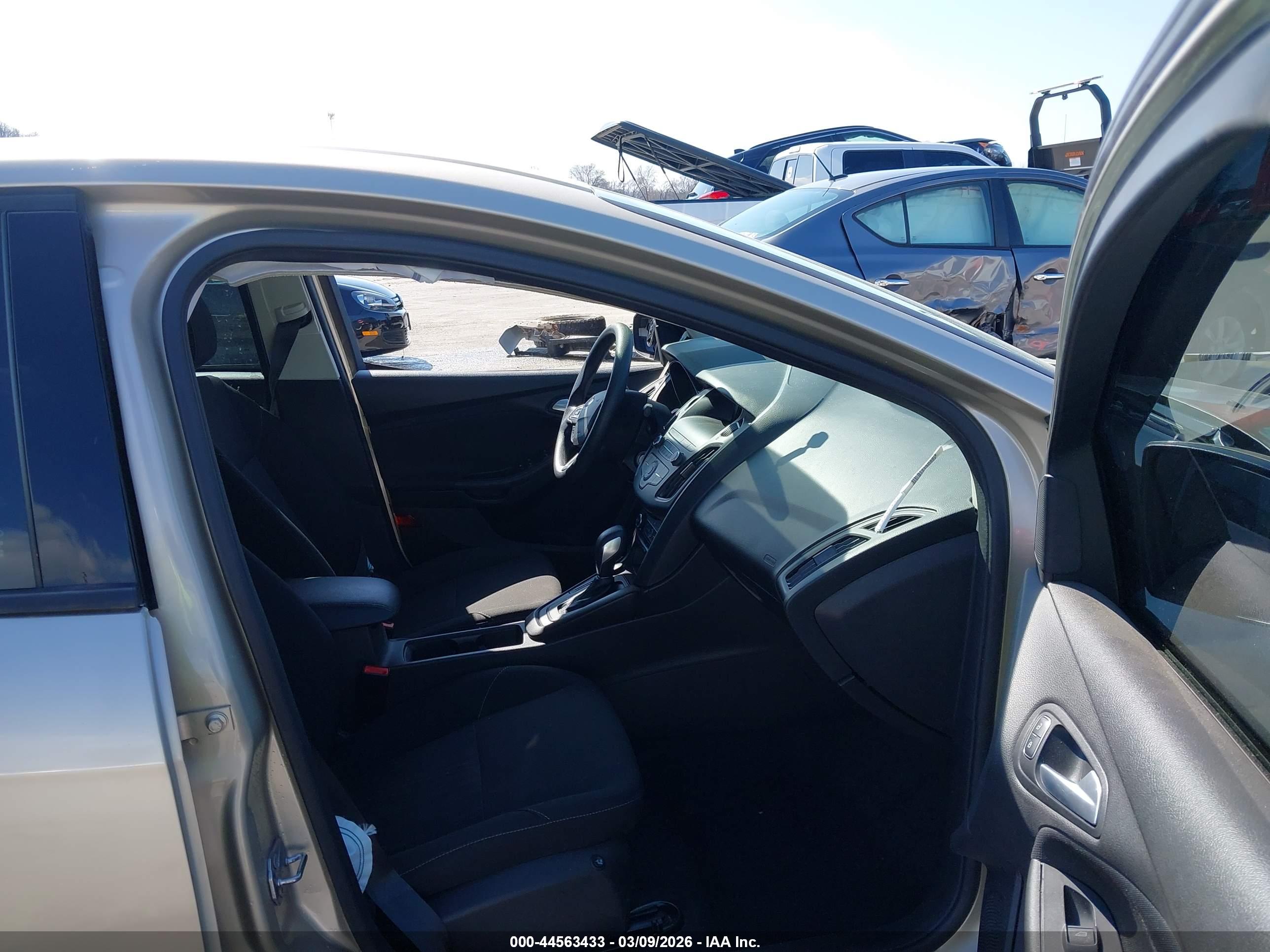 FORD FOCUS image 5