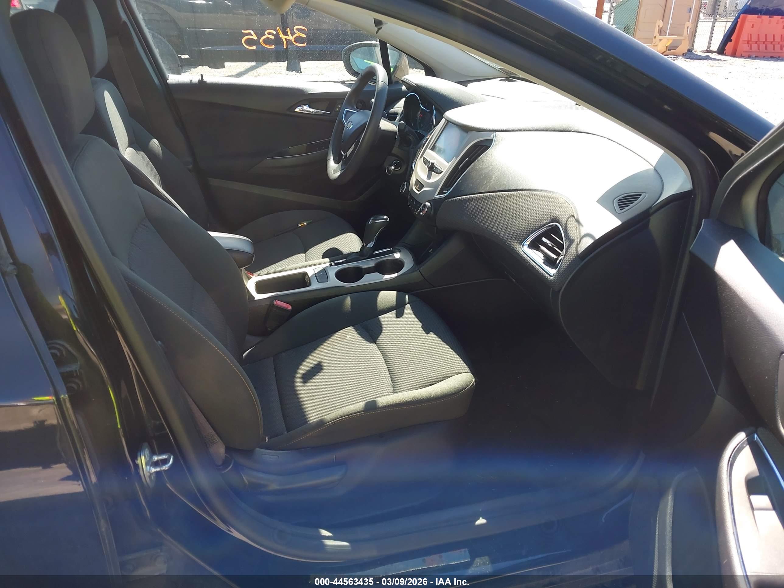 CHEVROLET CRUZE image 5
