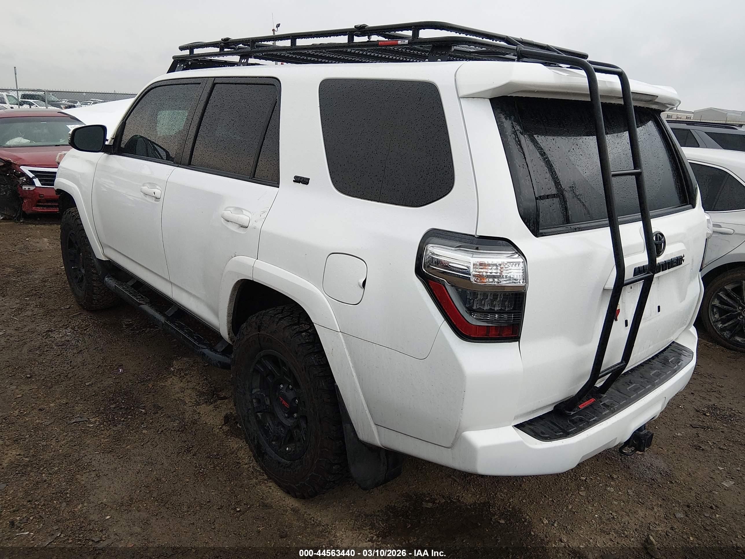 TOYOTA 4RUNNER image 3