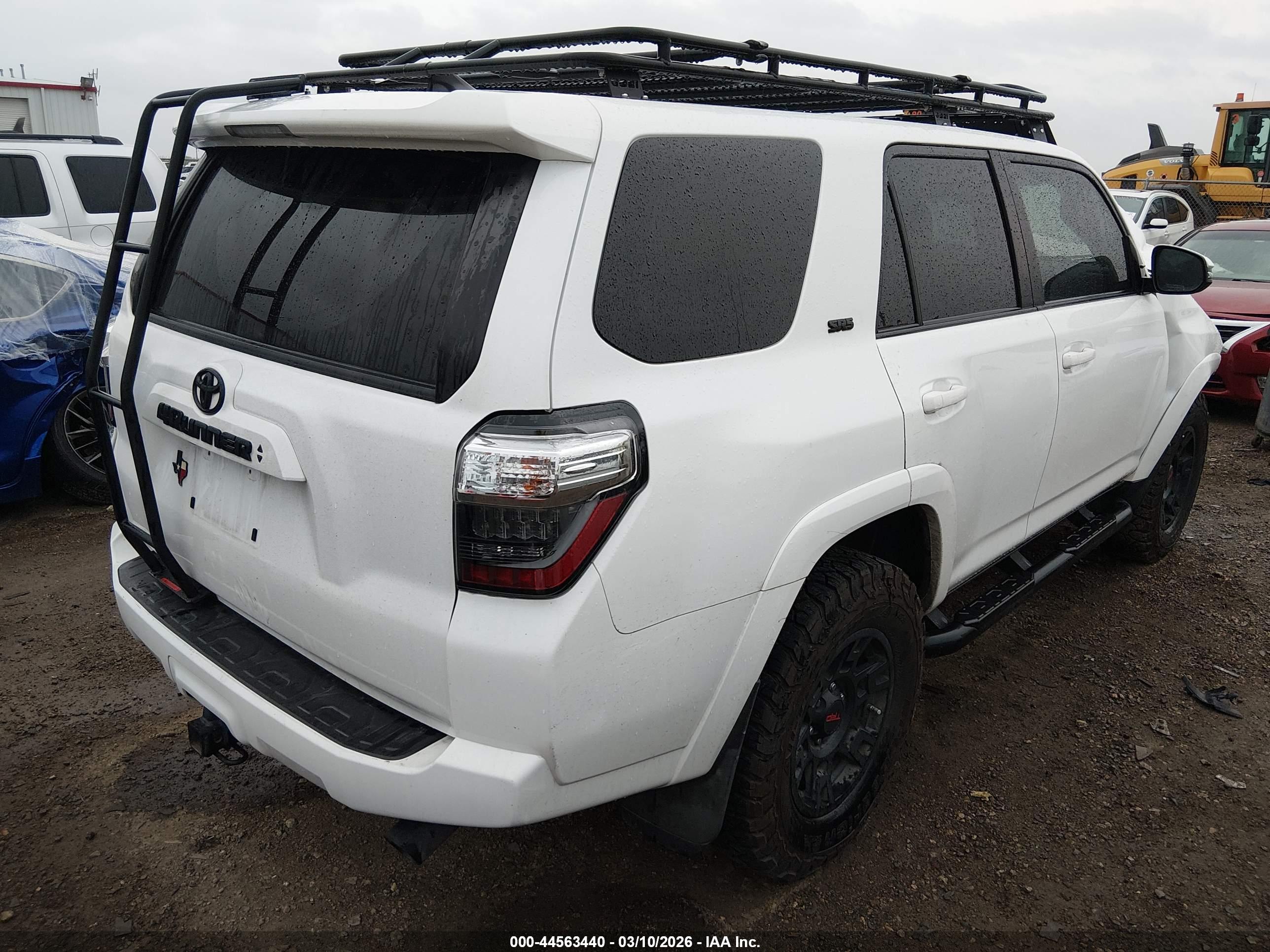 TOYOTA 4RUNNER image 4
