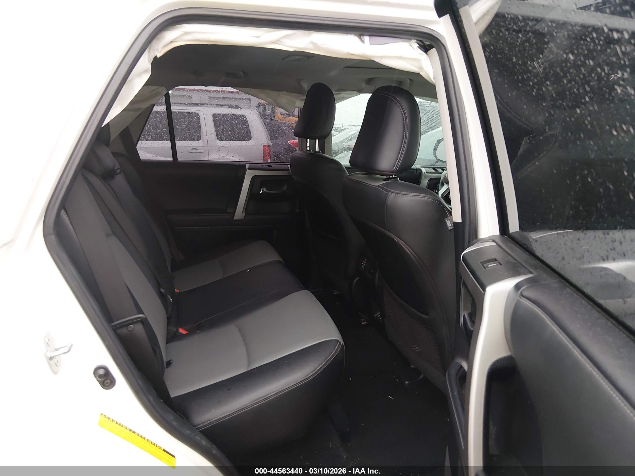 TOYOTA 4RUNNER image 8