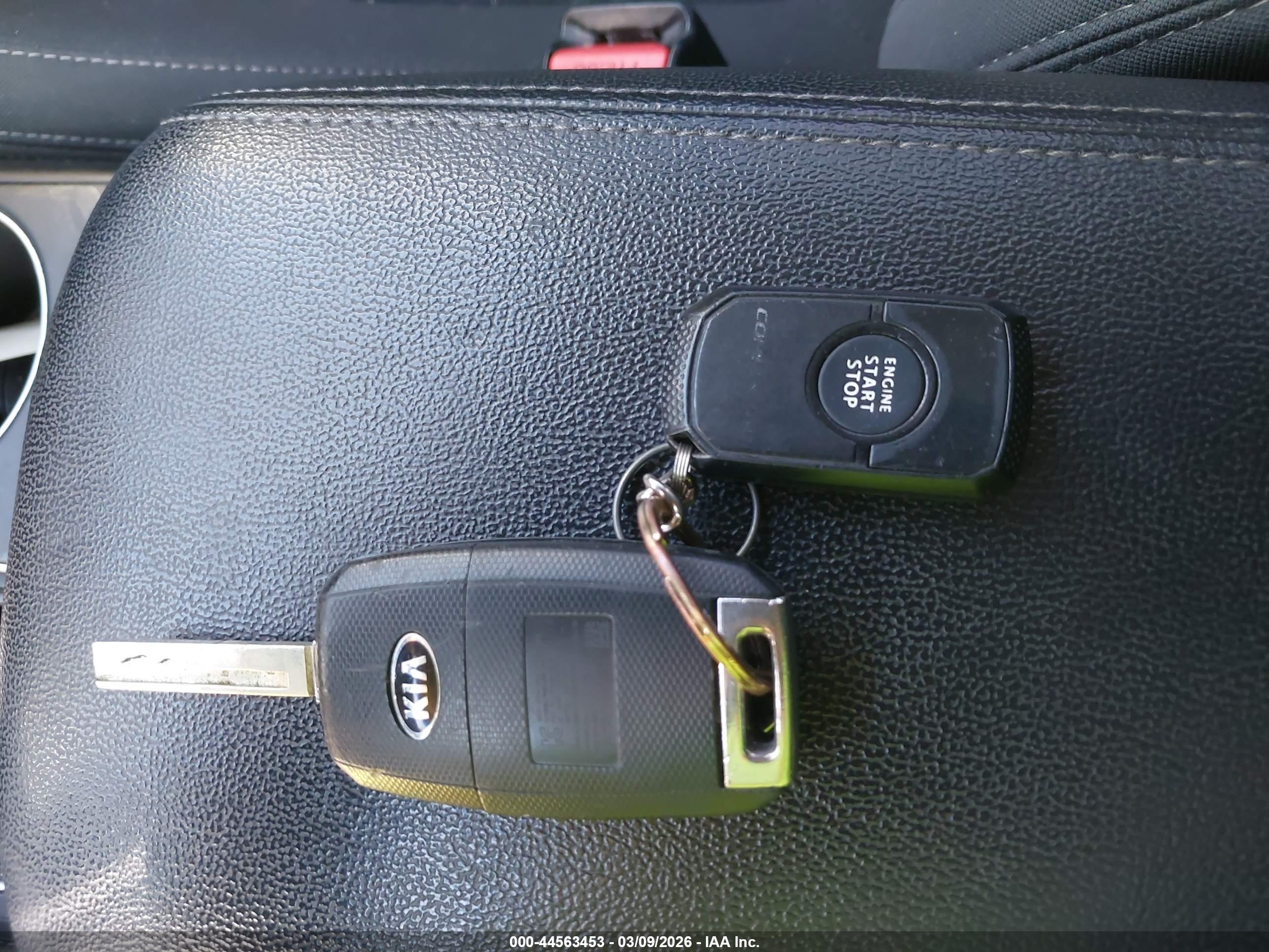 KIA SORENTO image 11