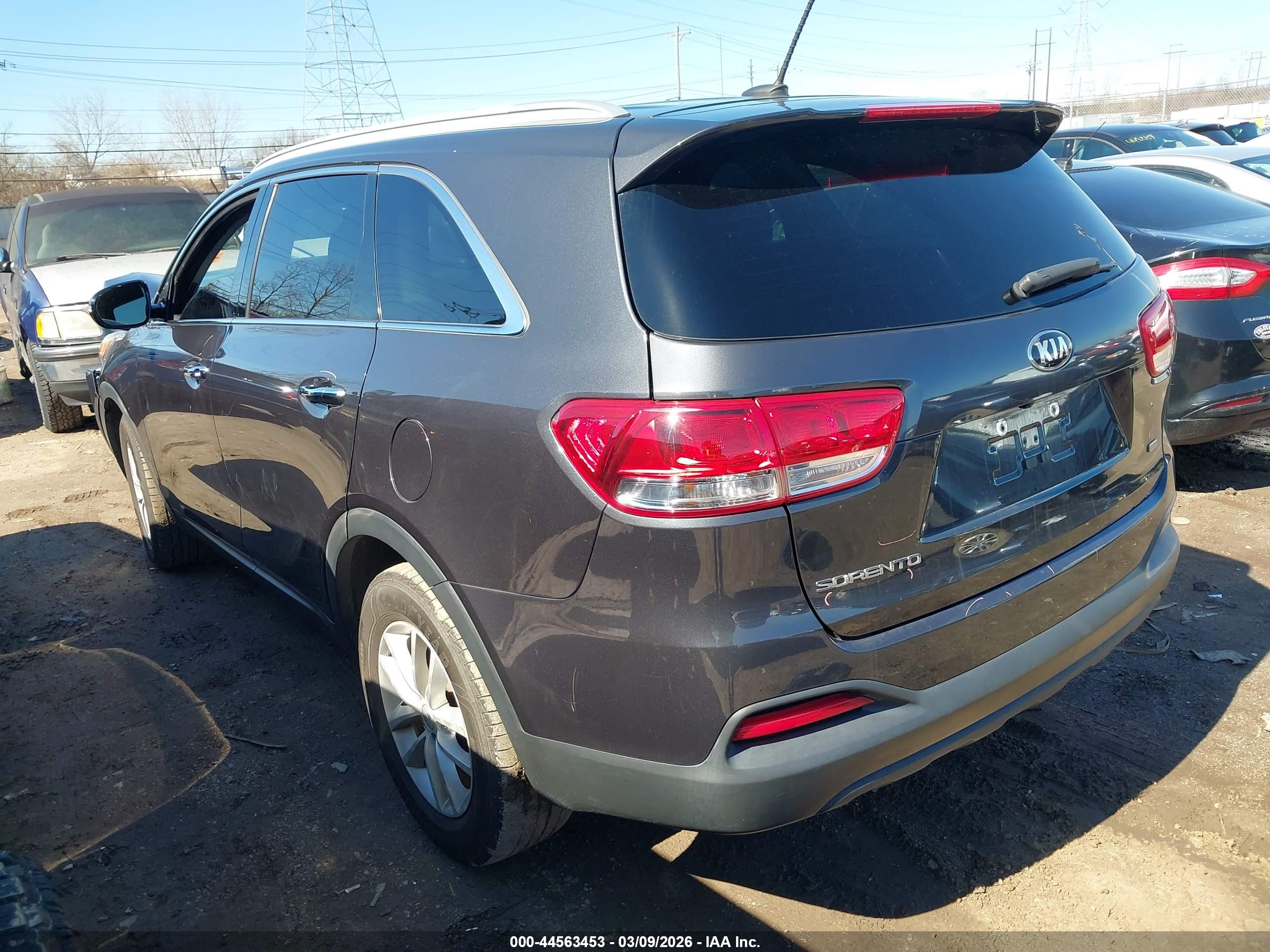 KIA SORENTO image 3