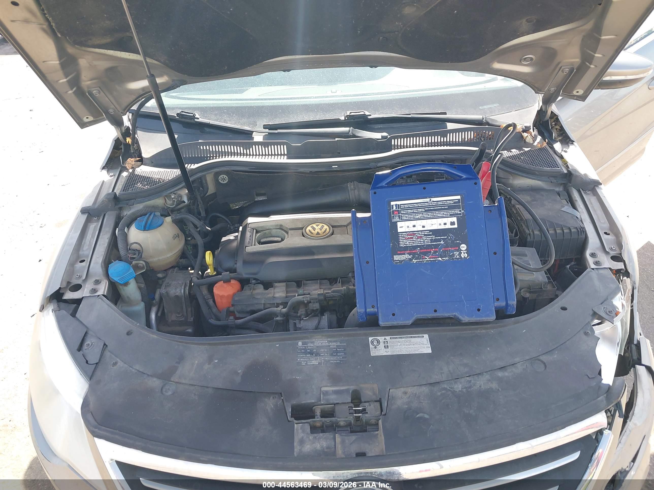 VOLKSWAGEN CC image 10