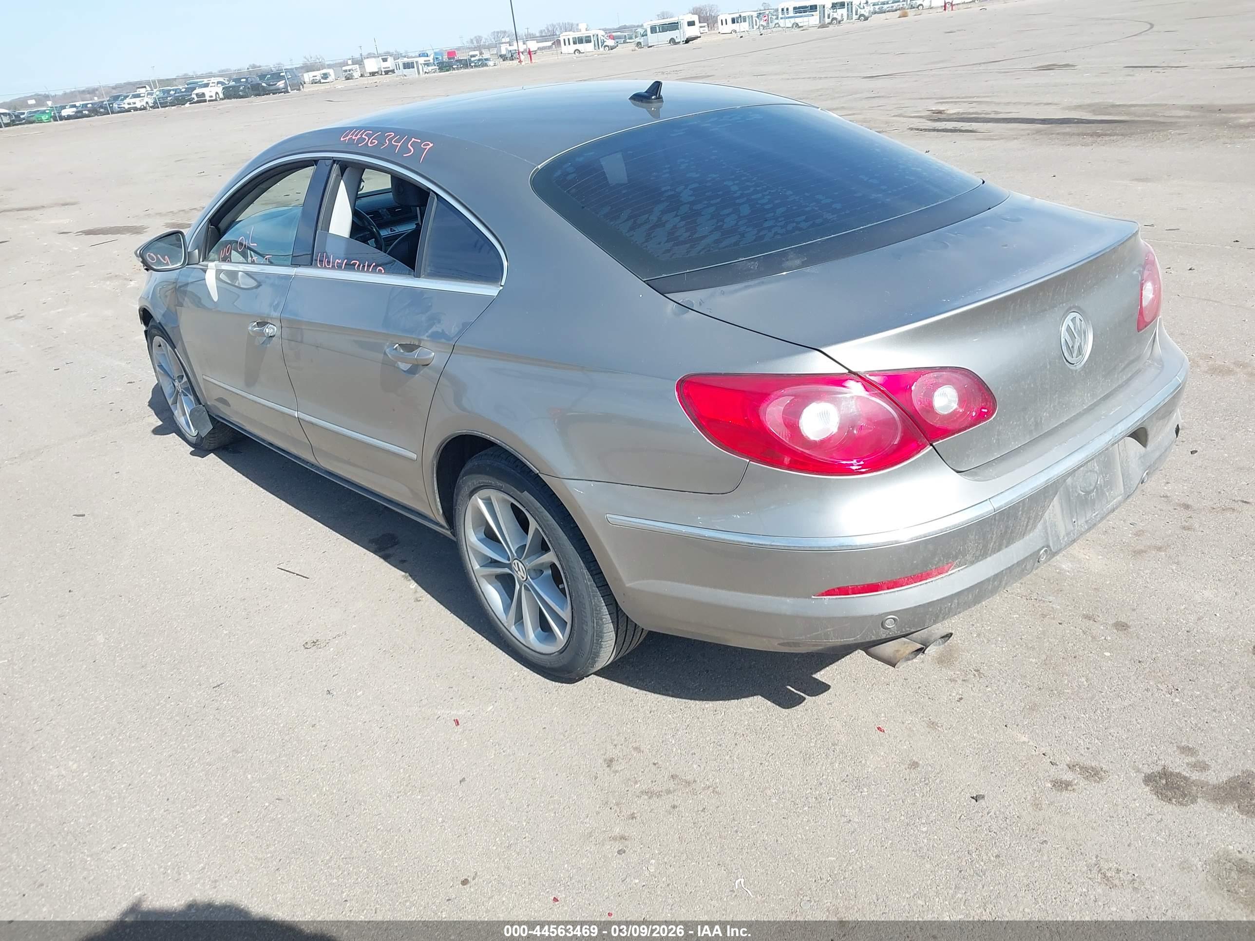 VOLKSWAGEN CC image 3