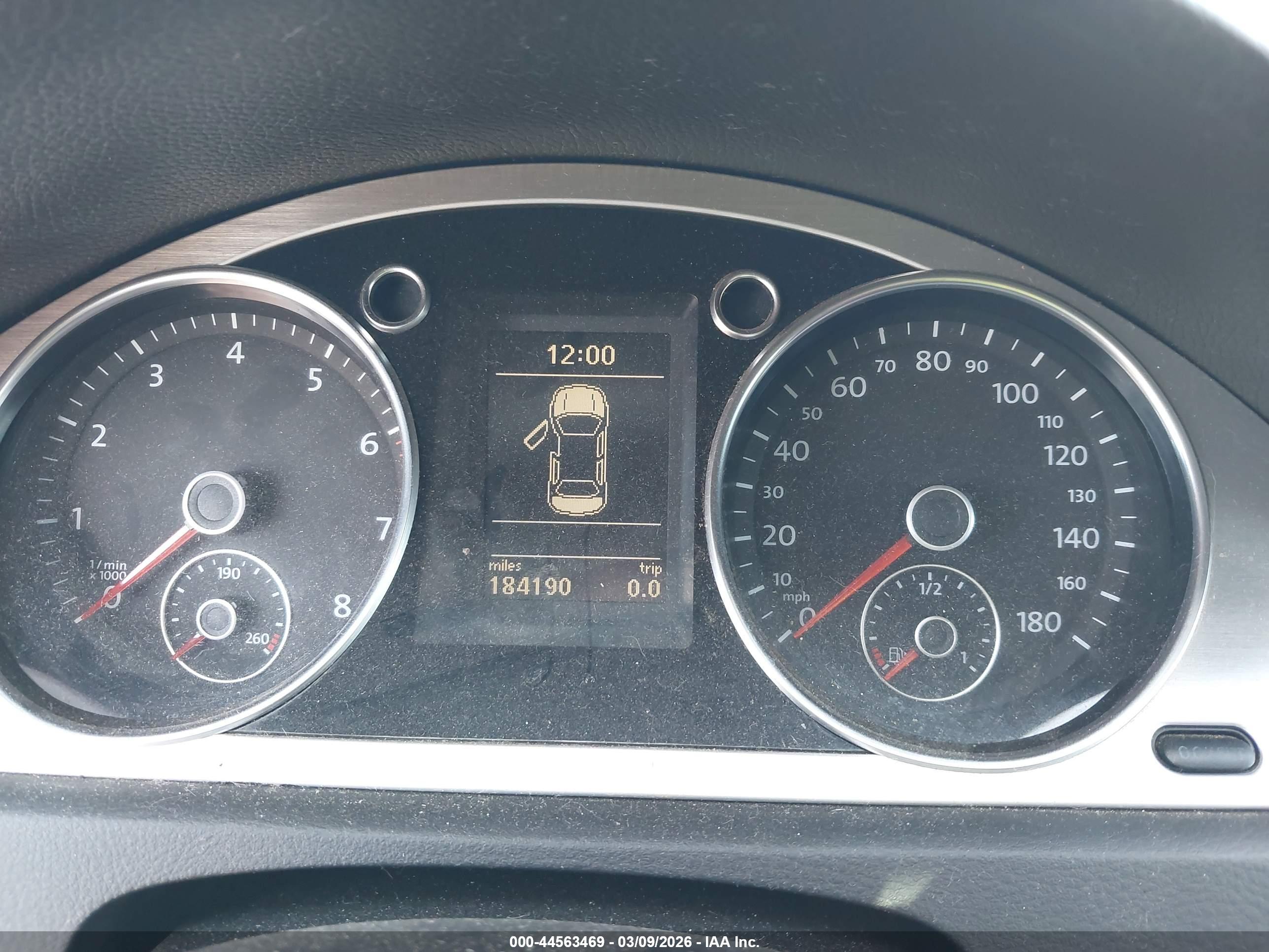 VOLKSWAGEN CC image 7