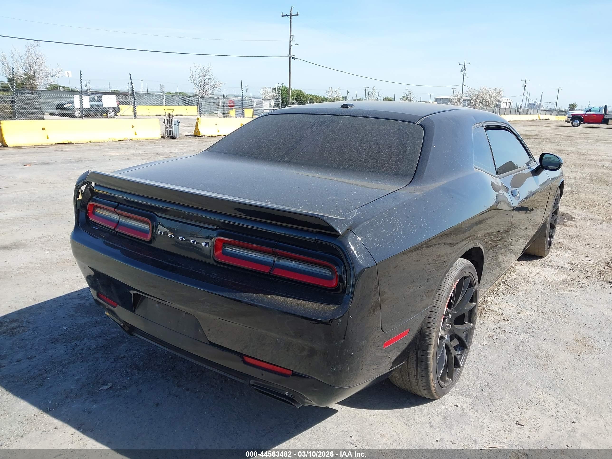 DODGE CHALLENGER image 4