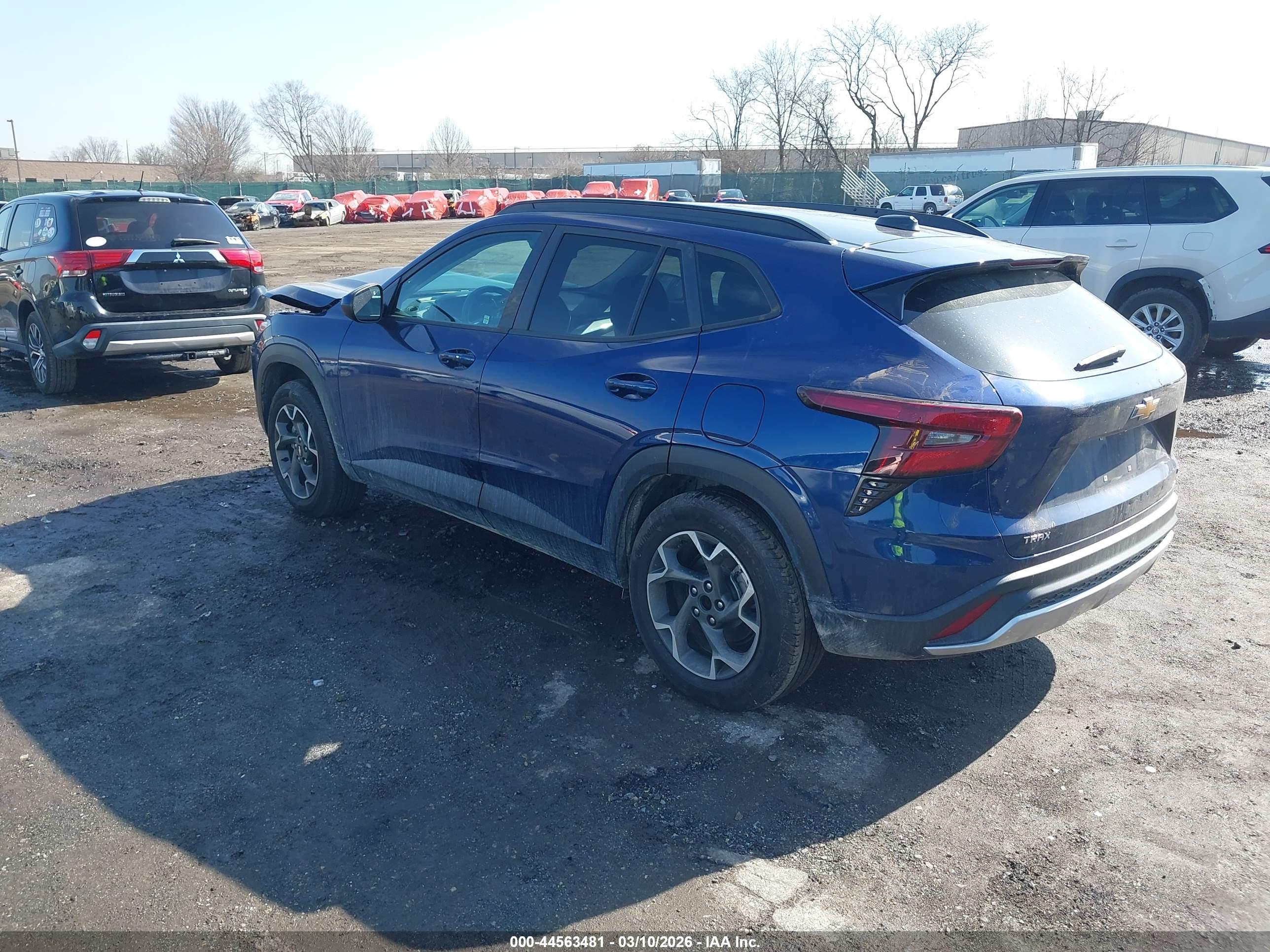 CHEVROLET TRAX image 3