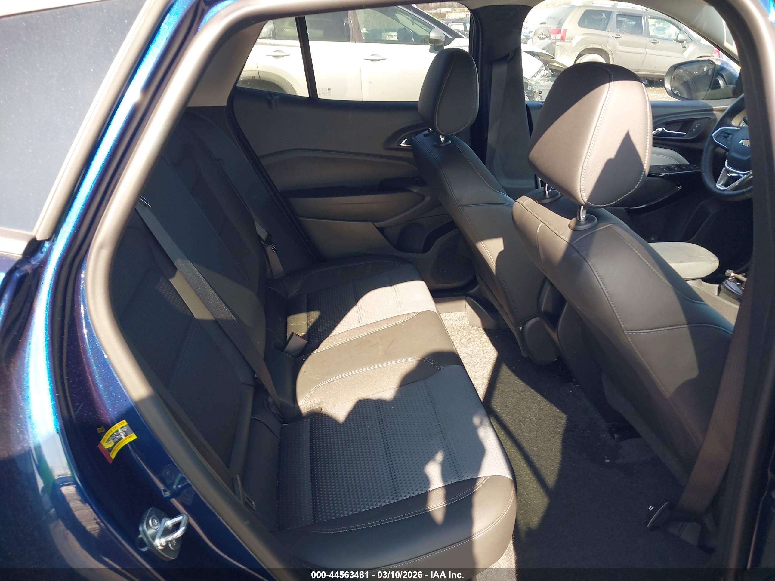 CHEVROLET TRAX image 8