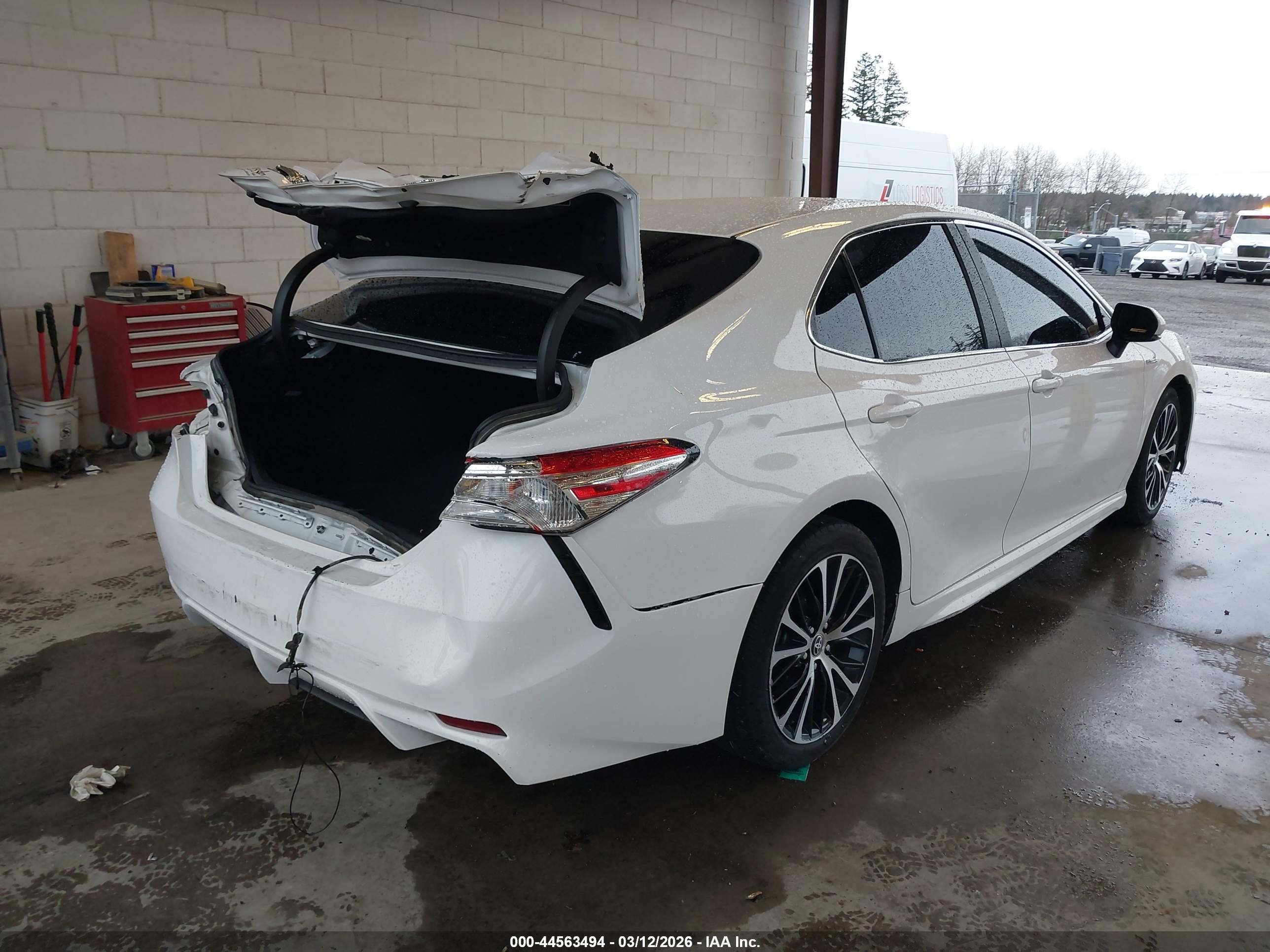 TOYOTA CAMRY image 4