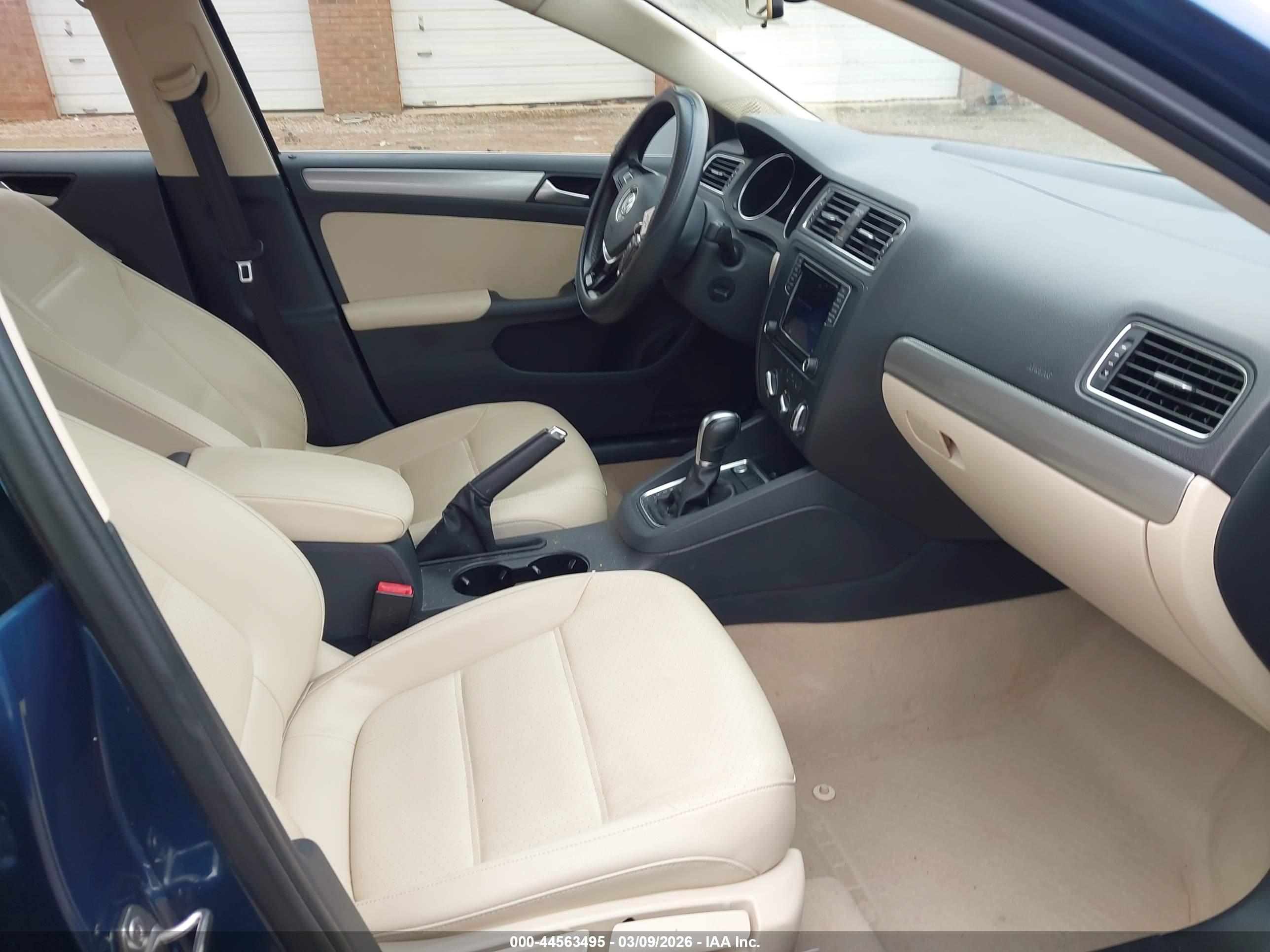 VOLKSWAGEN JETTA image 5