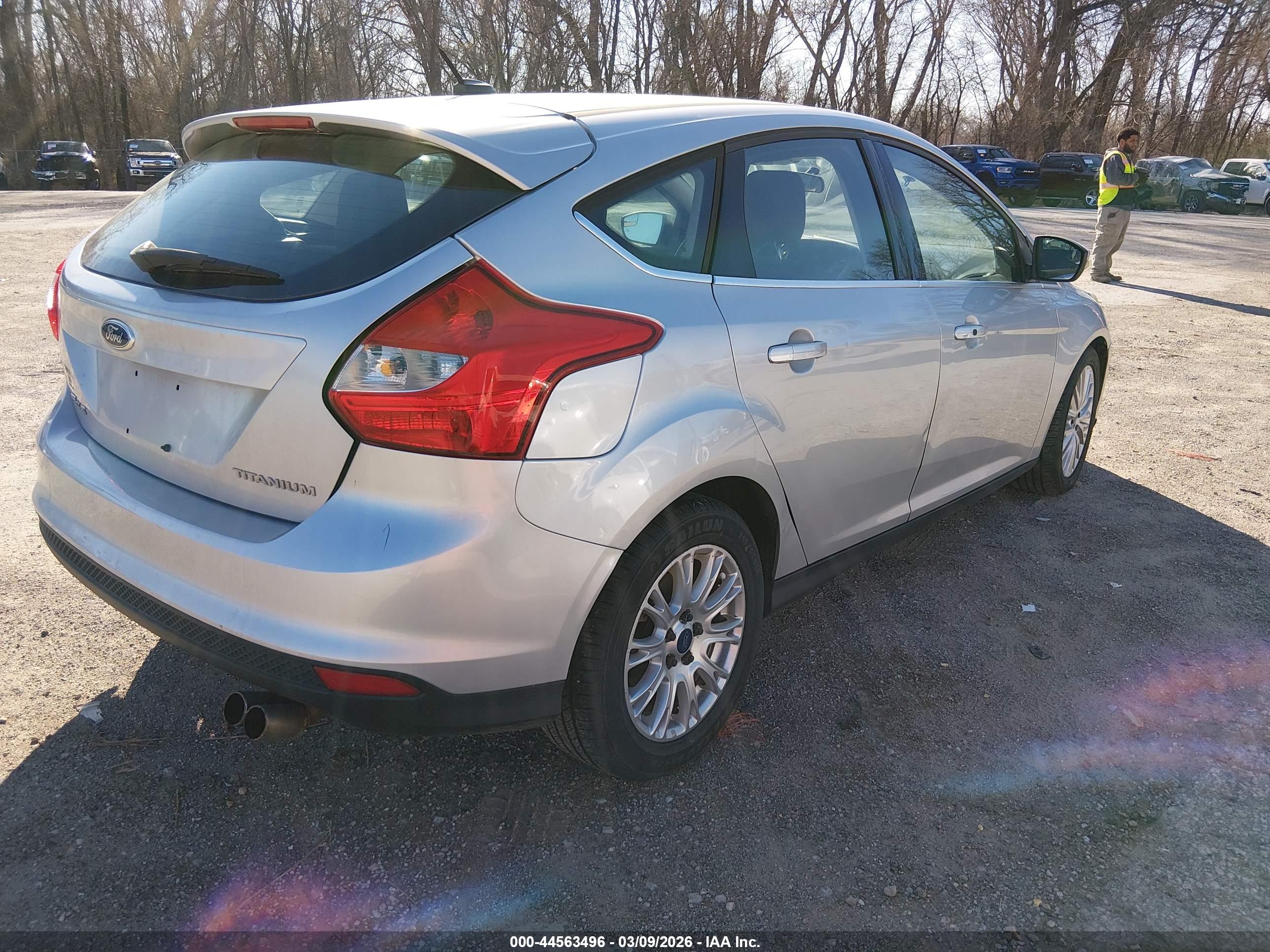 FORD FOCUS image 4