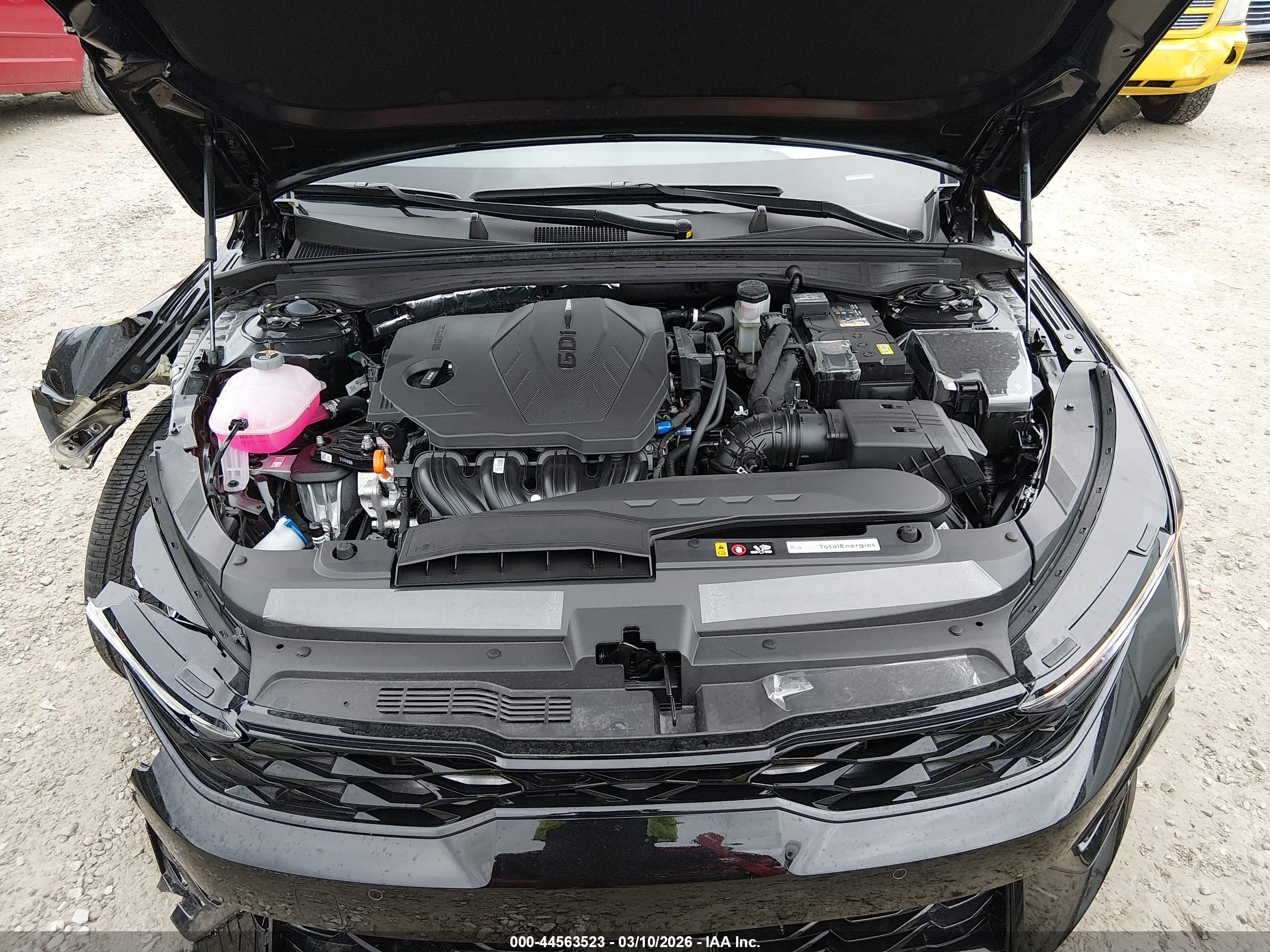 KIA K5 image 10