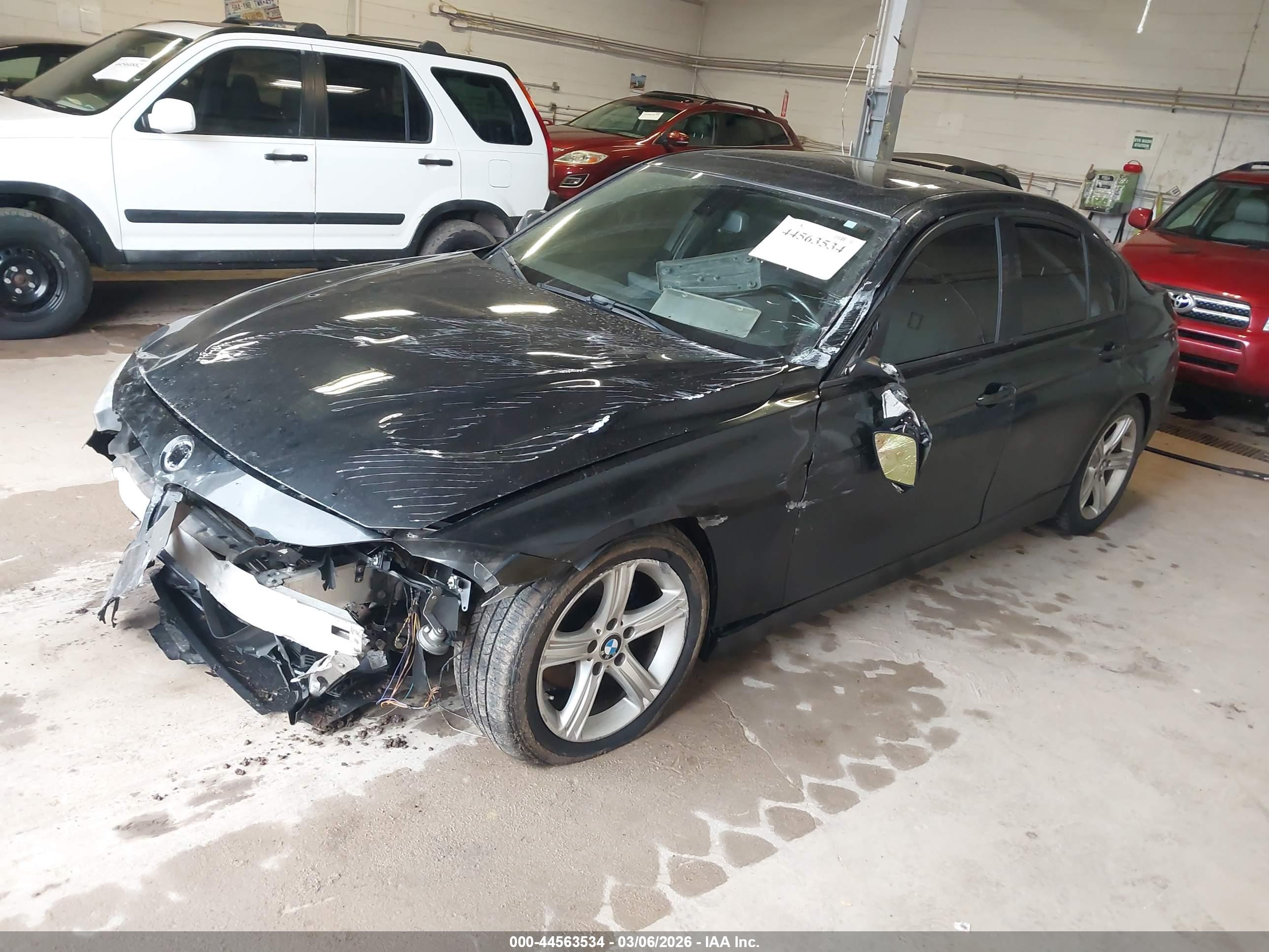 BMW 328I image 2