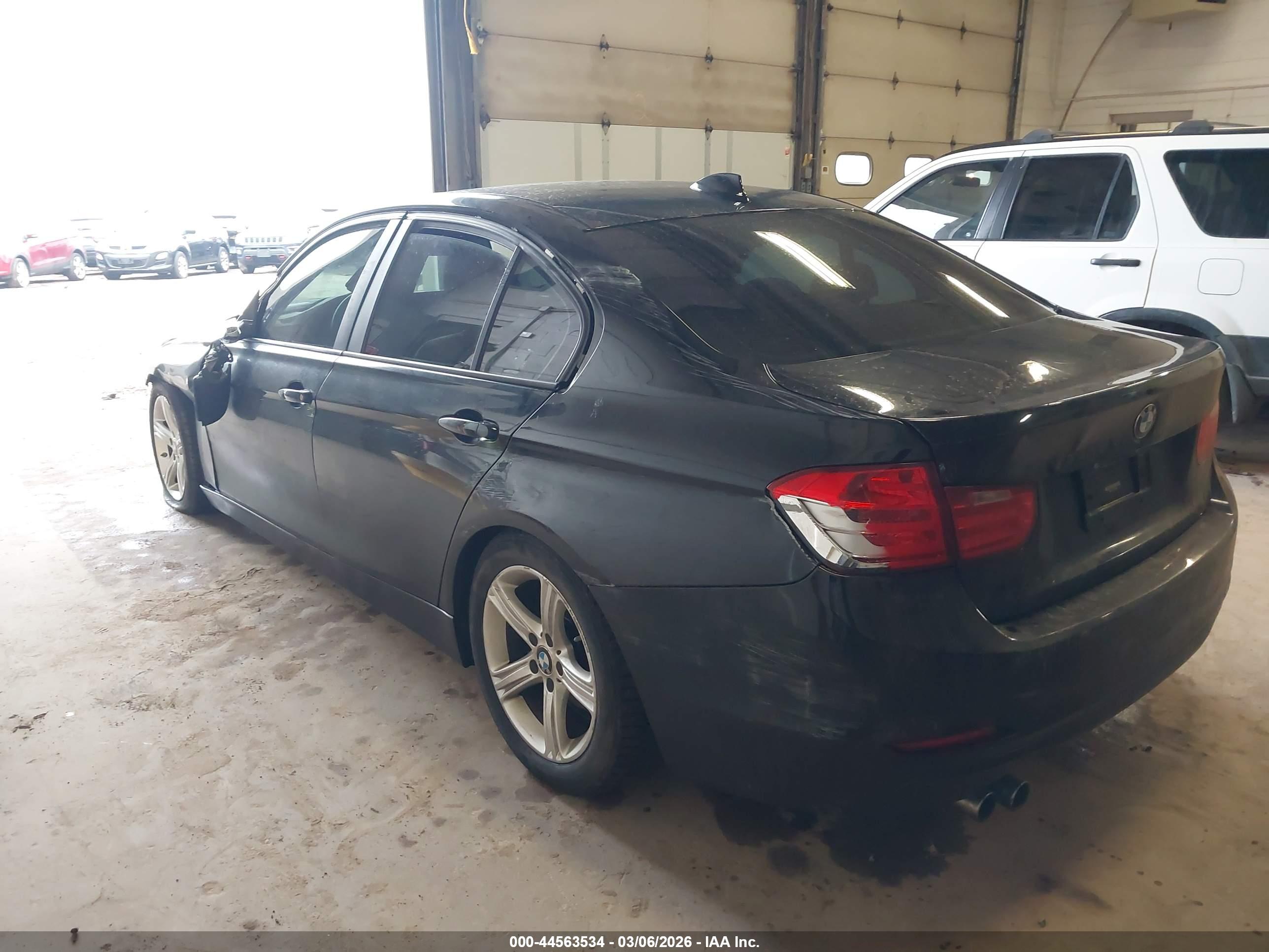 BMW 328I image 3
