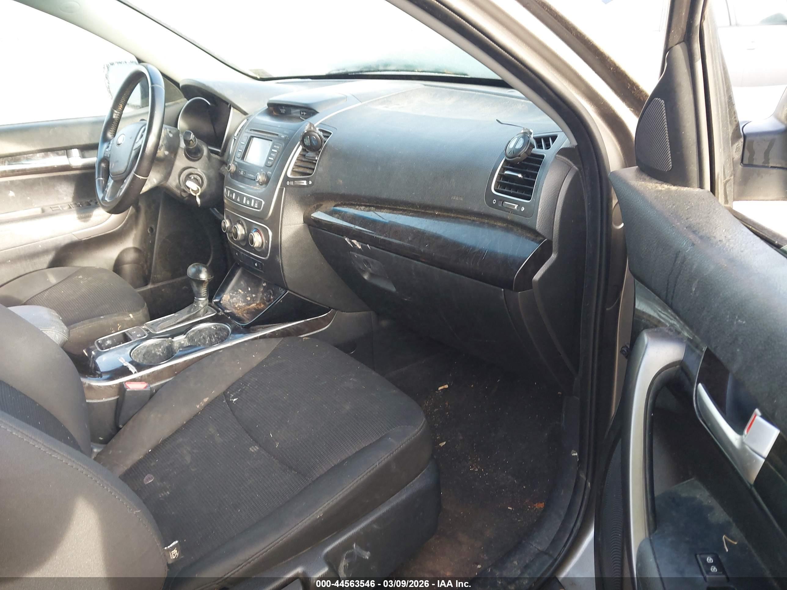 KIA SORENTO image 5