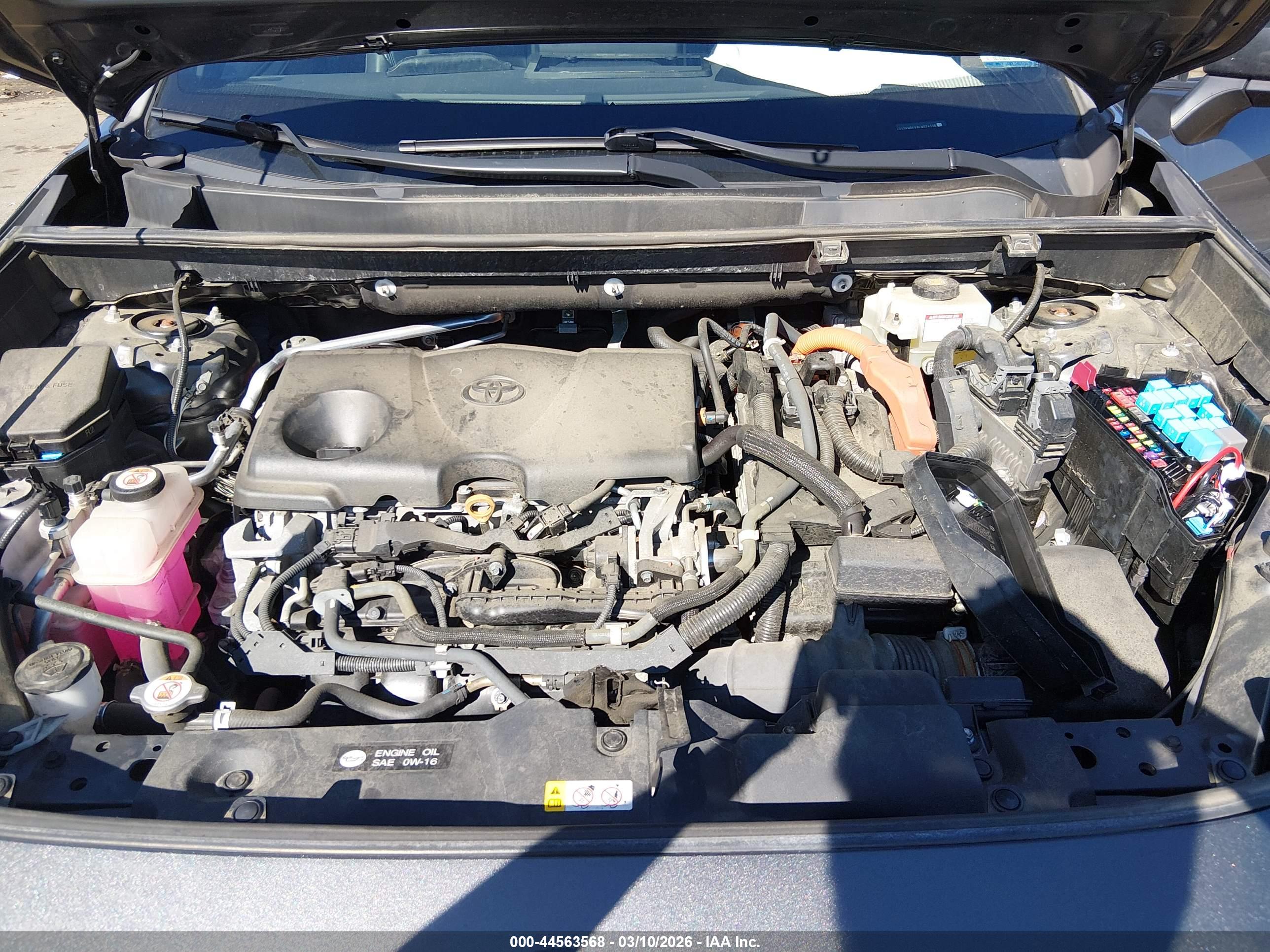 TOYOTA RAV4 image 10