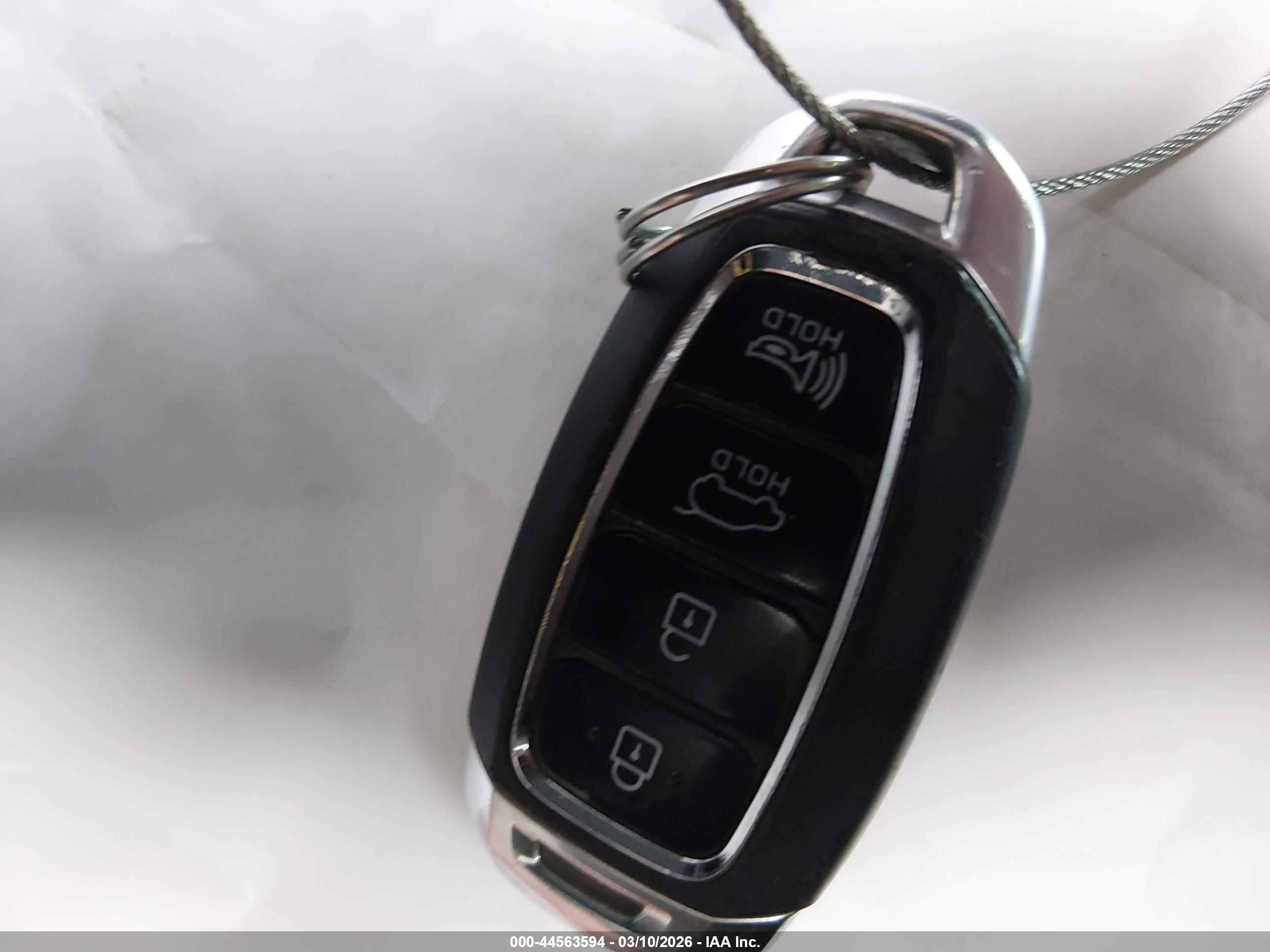 HYUNDAI SANTA image 11