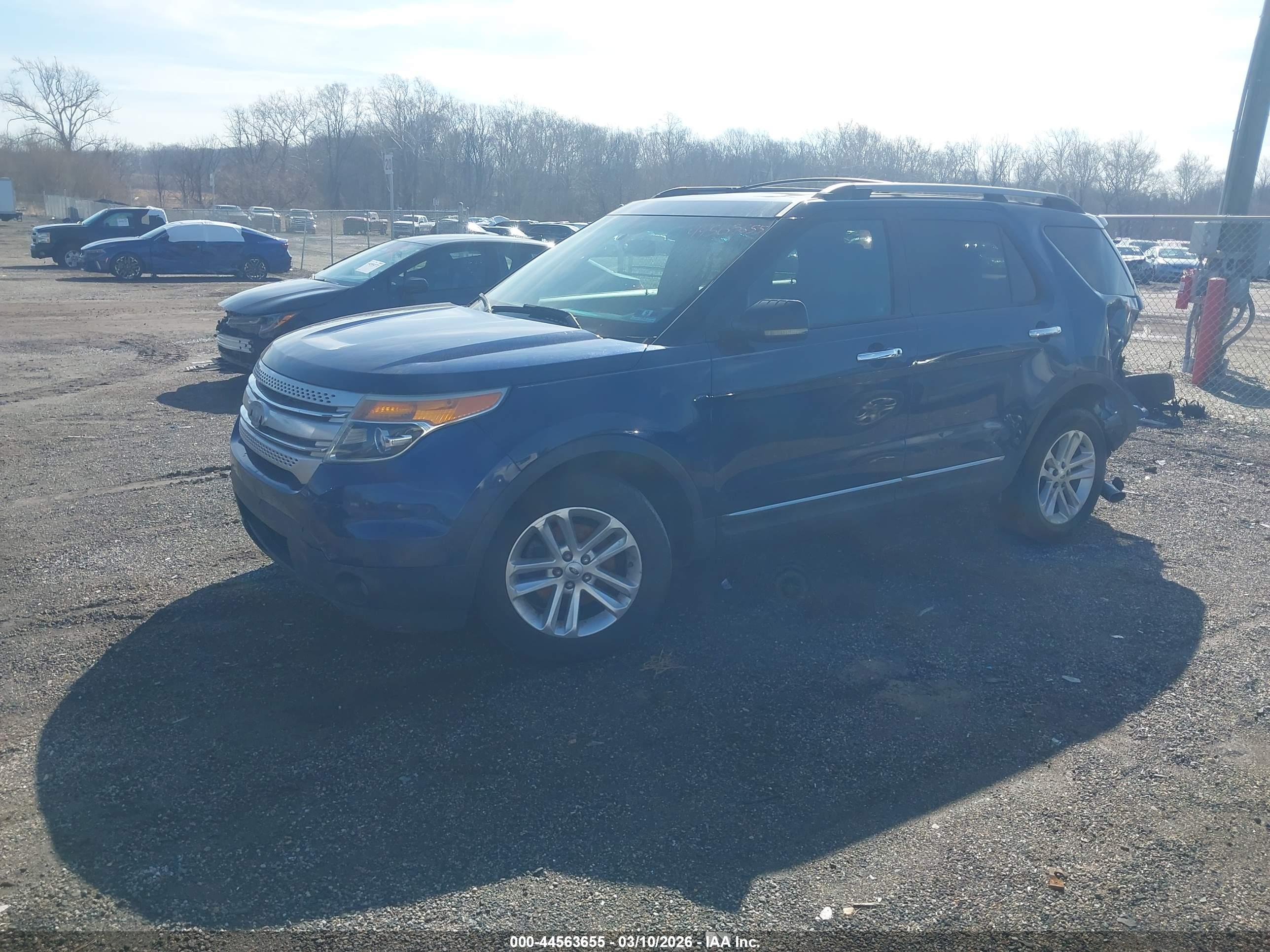FORD EXPLORER image 2