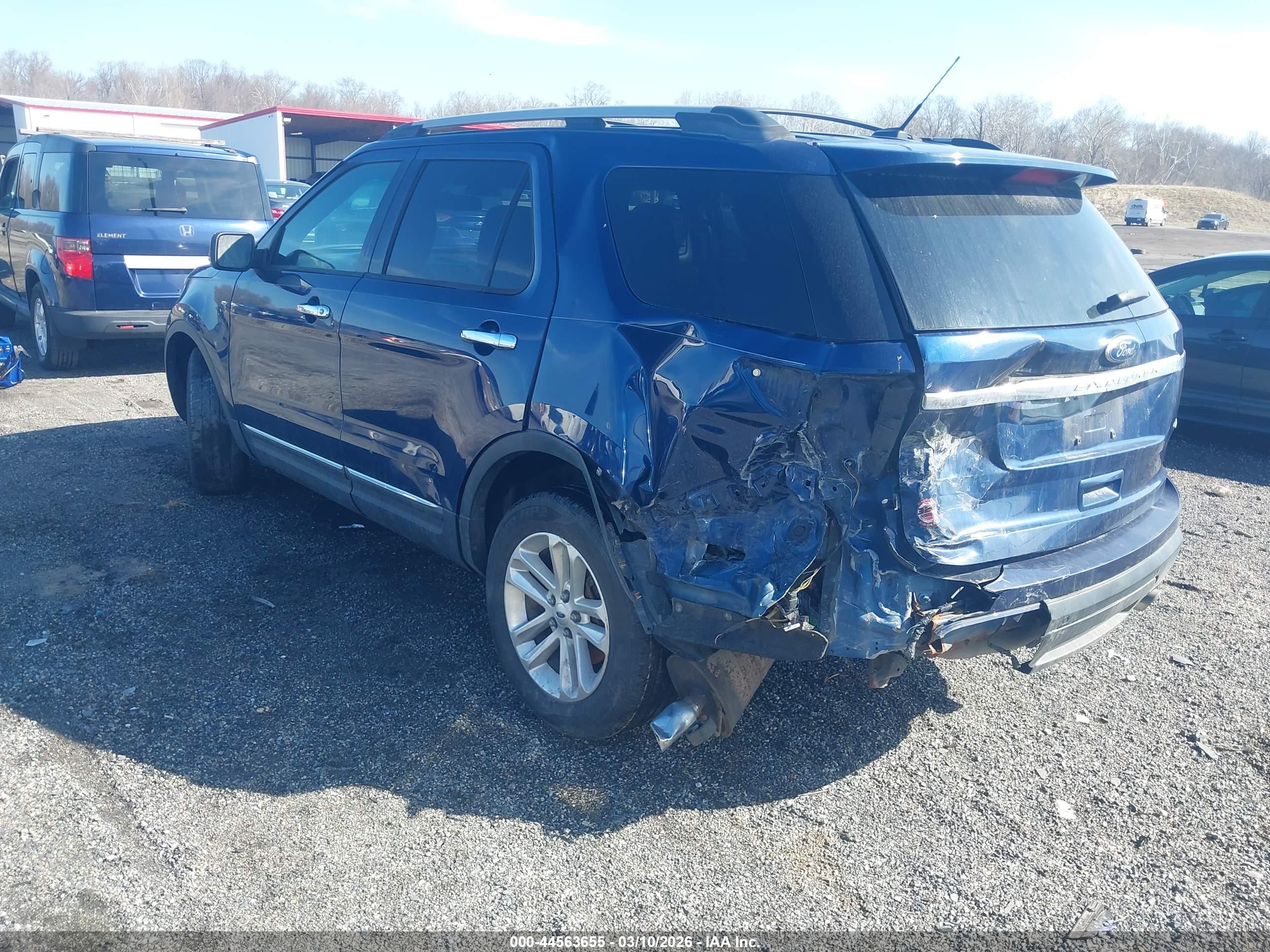 FORD EXPLORER image 3