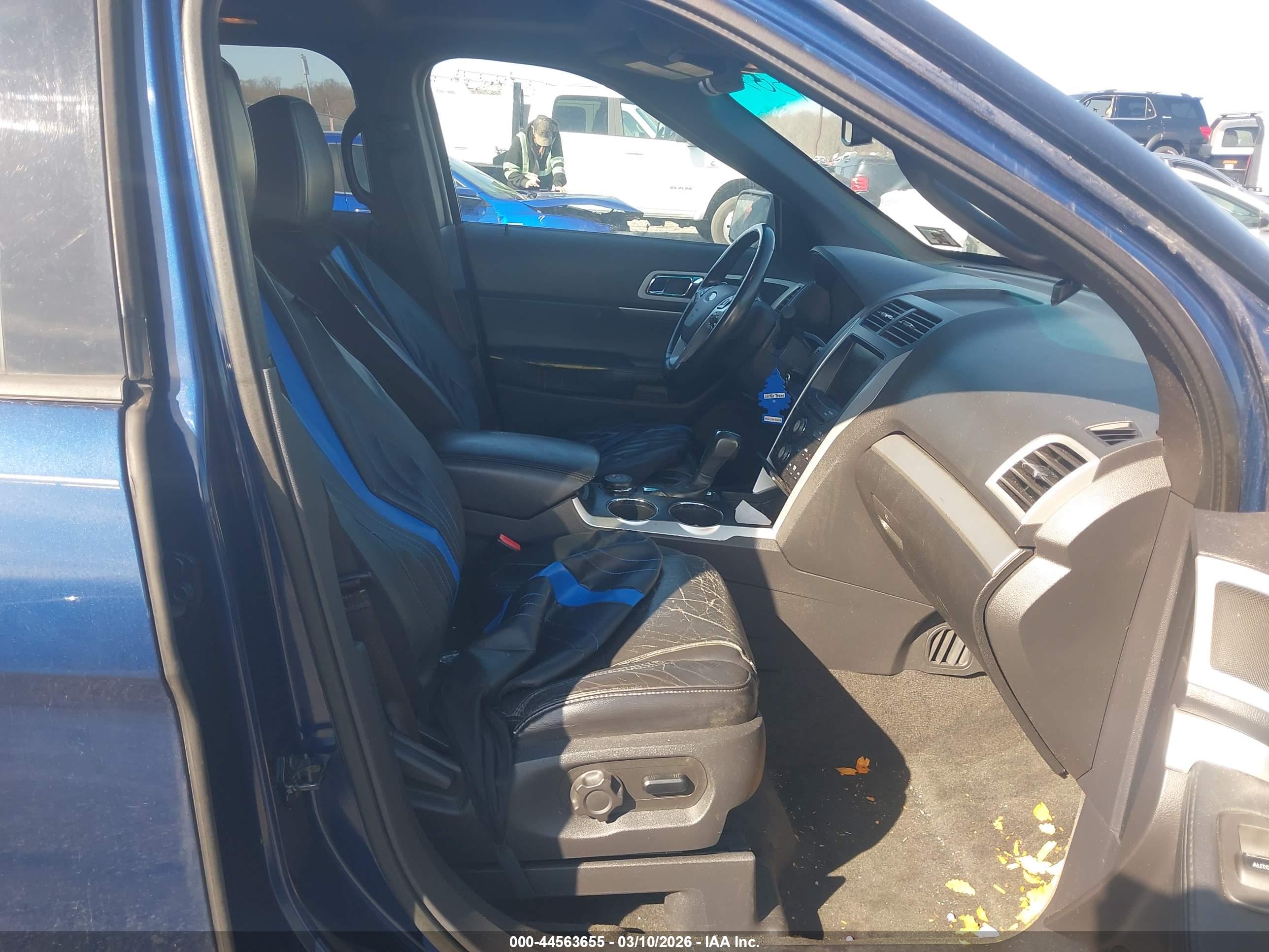 FORD EXPLORER image 5
