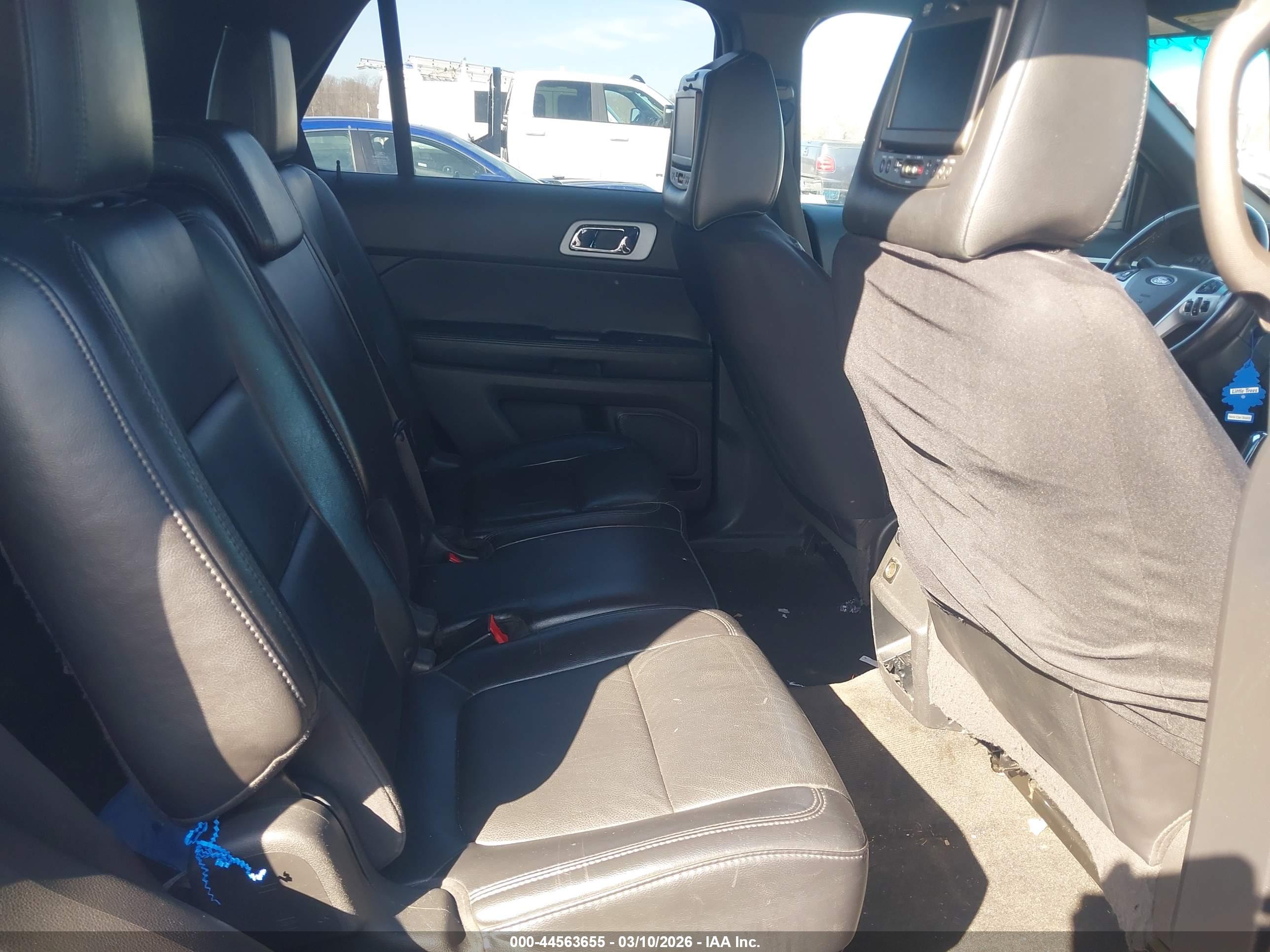 FORD EXPLORER image 8
