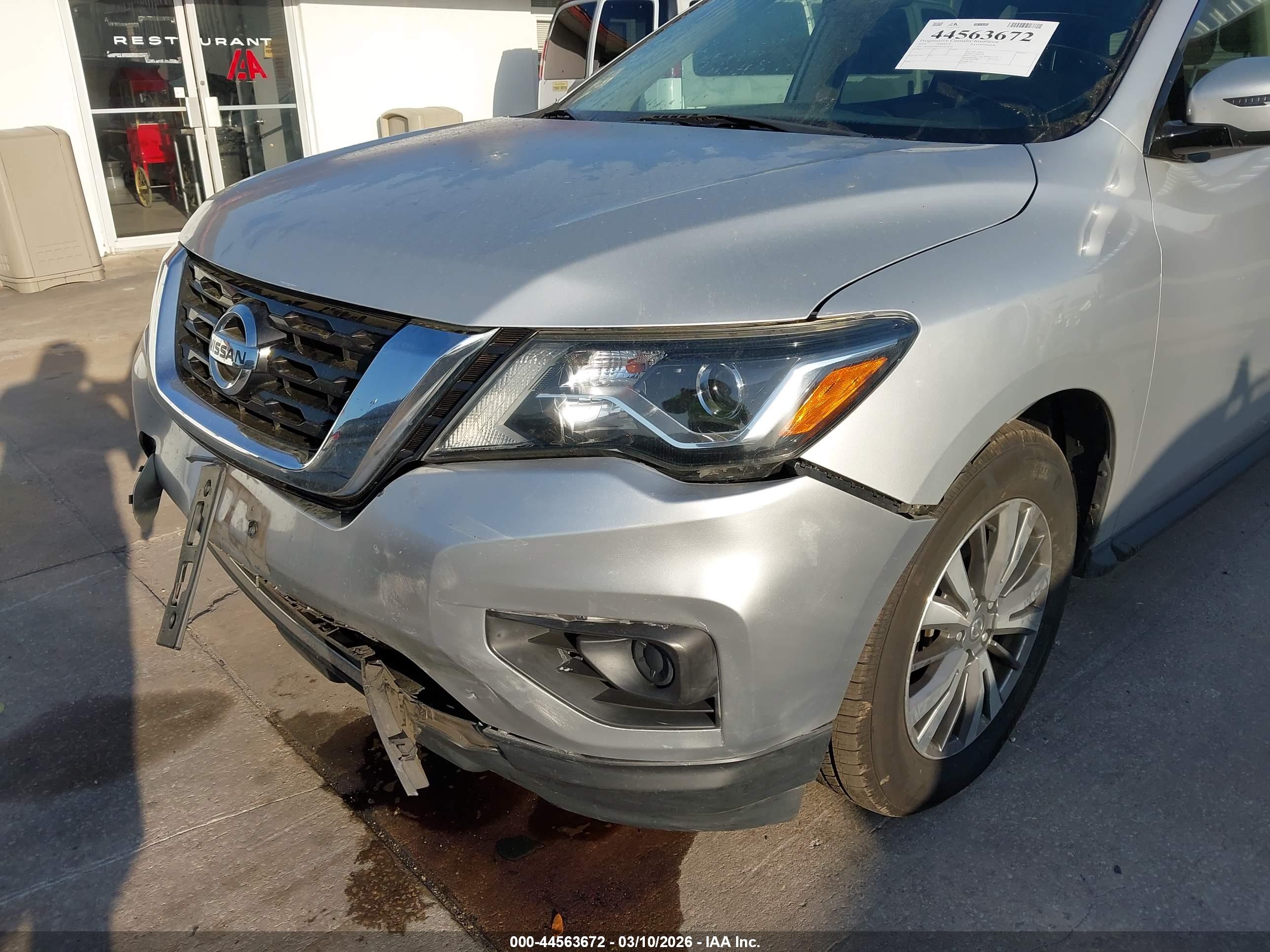 NISSAN PATHFINDER image 6