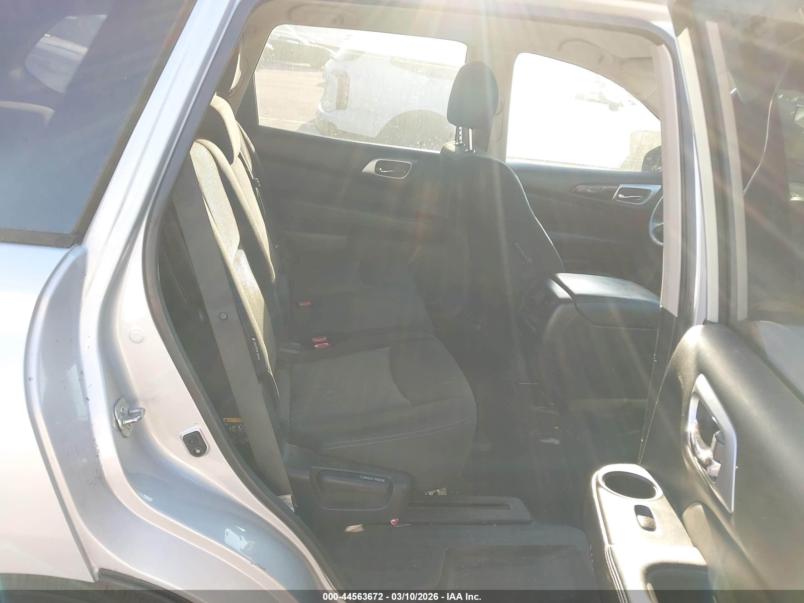 NISSAN PATHFINDER image 8